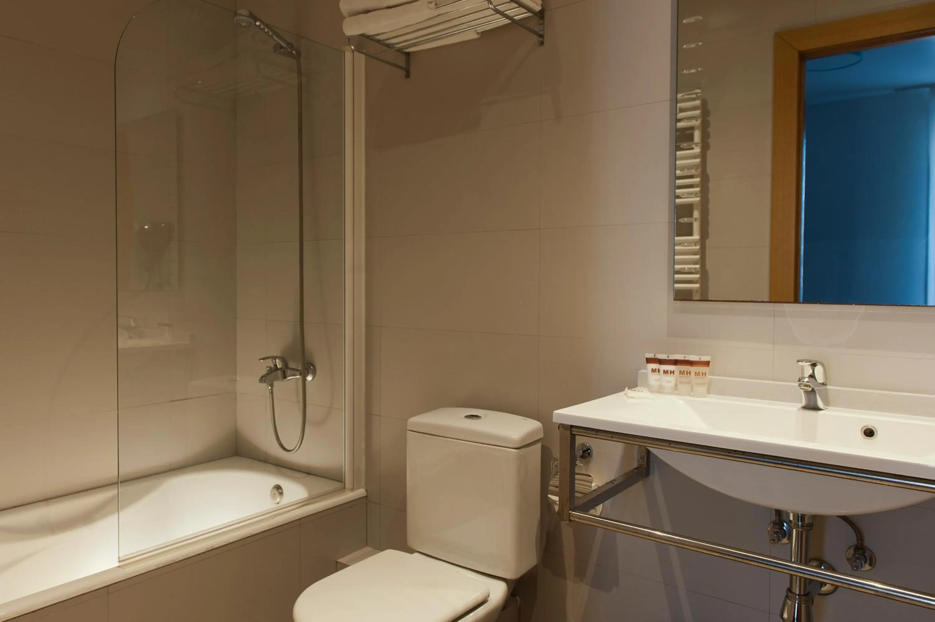 Bathroom in MH Apartments S. Familia