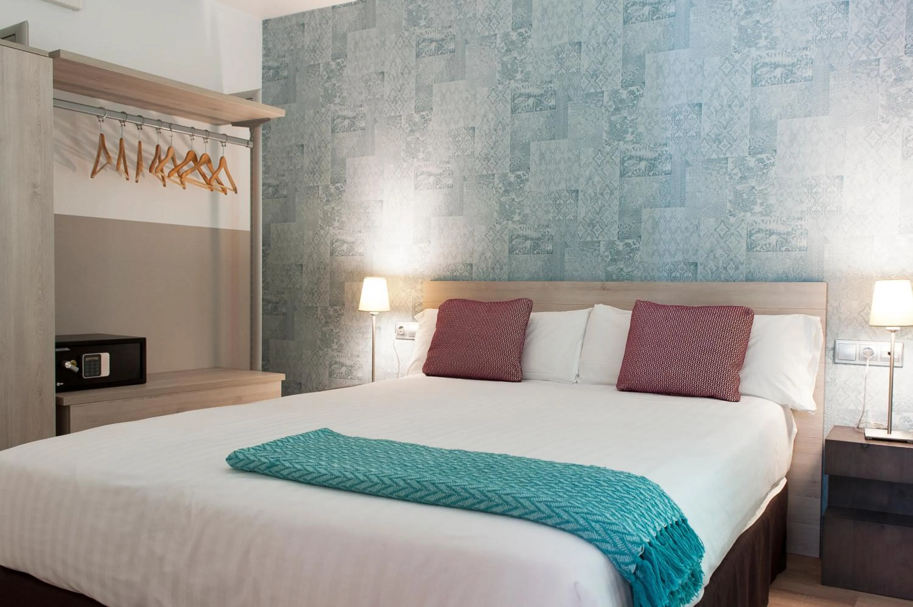 Bedroom, Bed in MH Apartments S. Familia