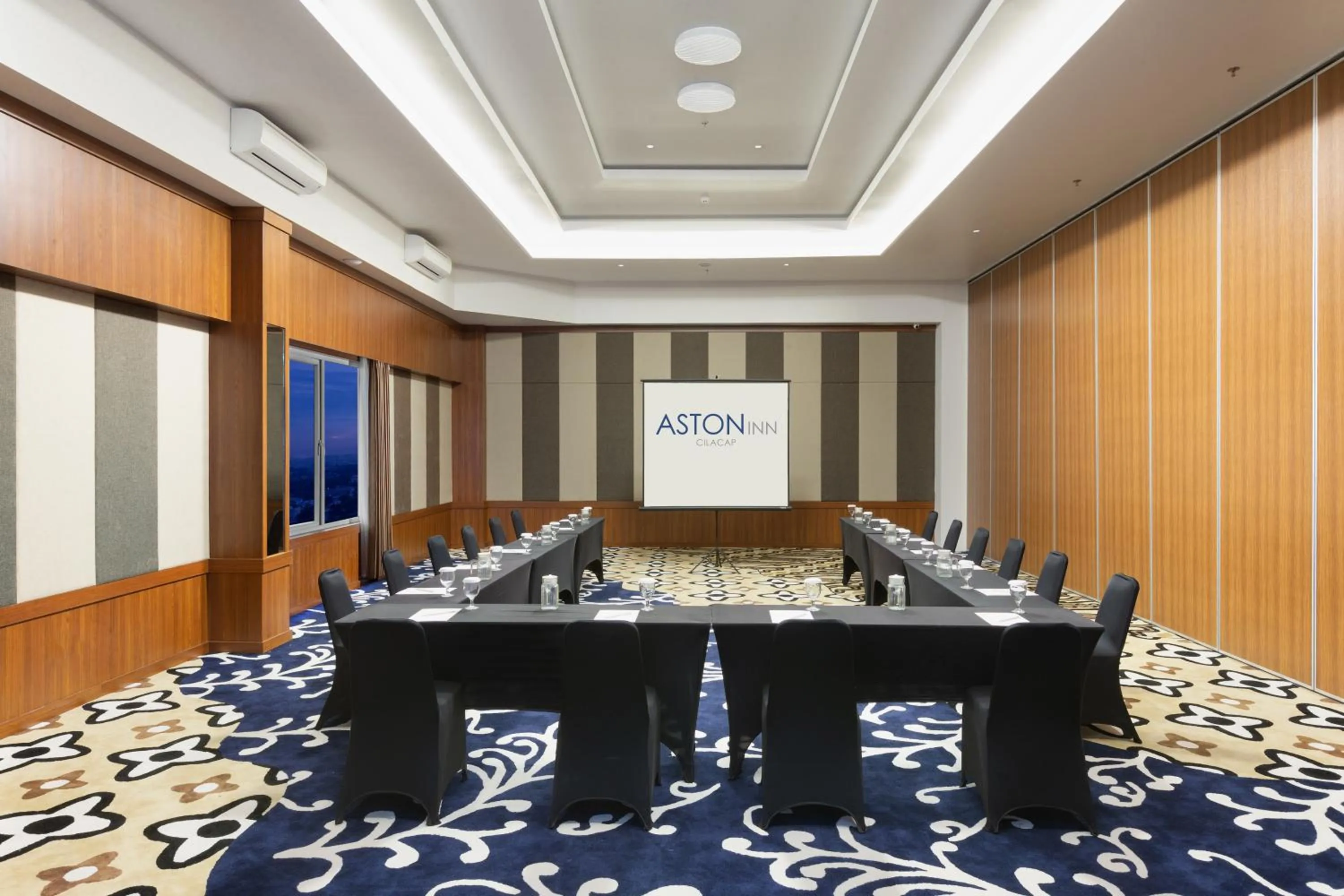 Banquet/Function facilities in Aston Inn Cilacap