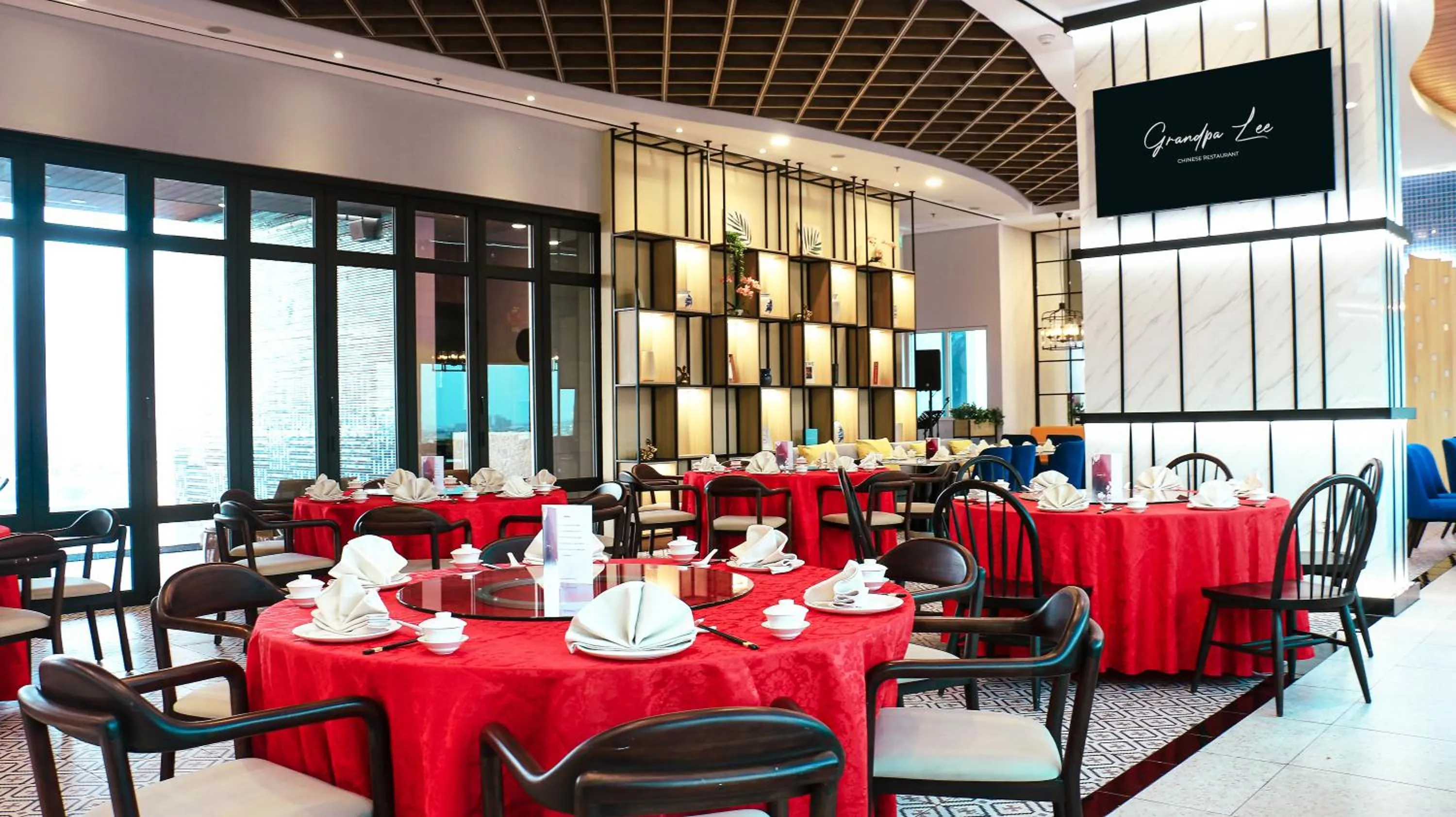 Restaurant/places to eat in Leedon Hotel & Suites Surabaya