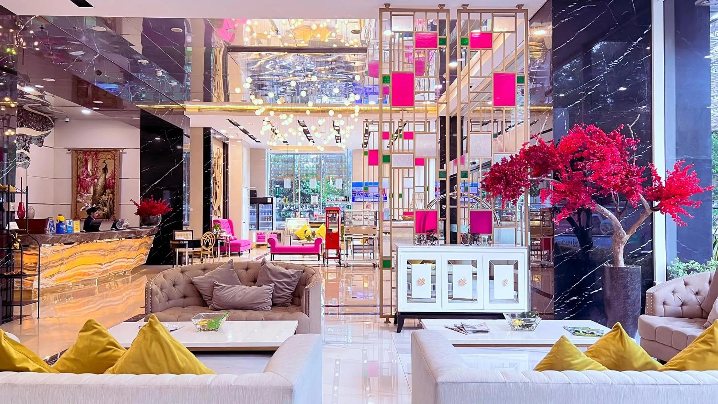 Lobby or reception in Leedon Hotel & Suites Surabaya