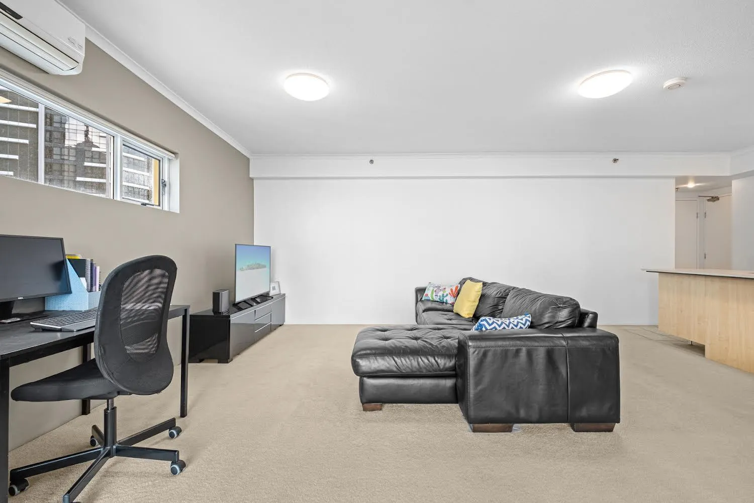 TV and multimedia in AAB Apartments