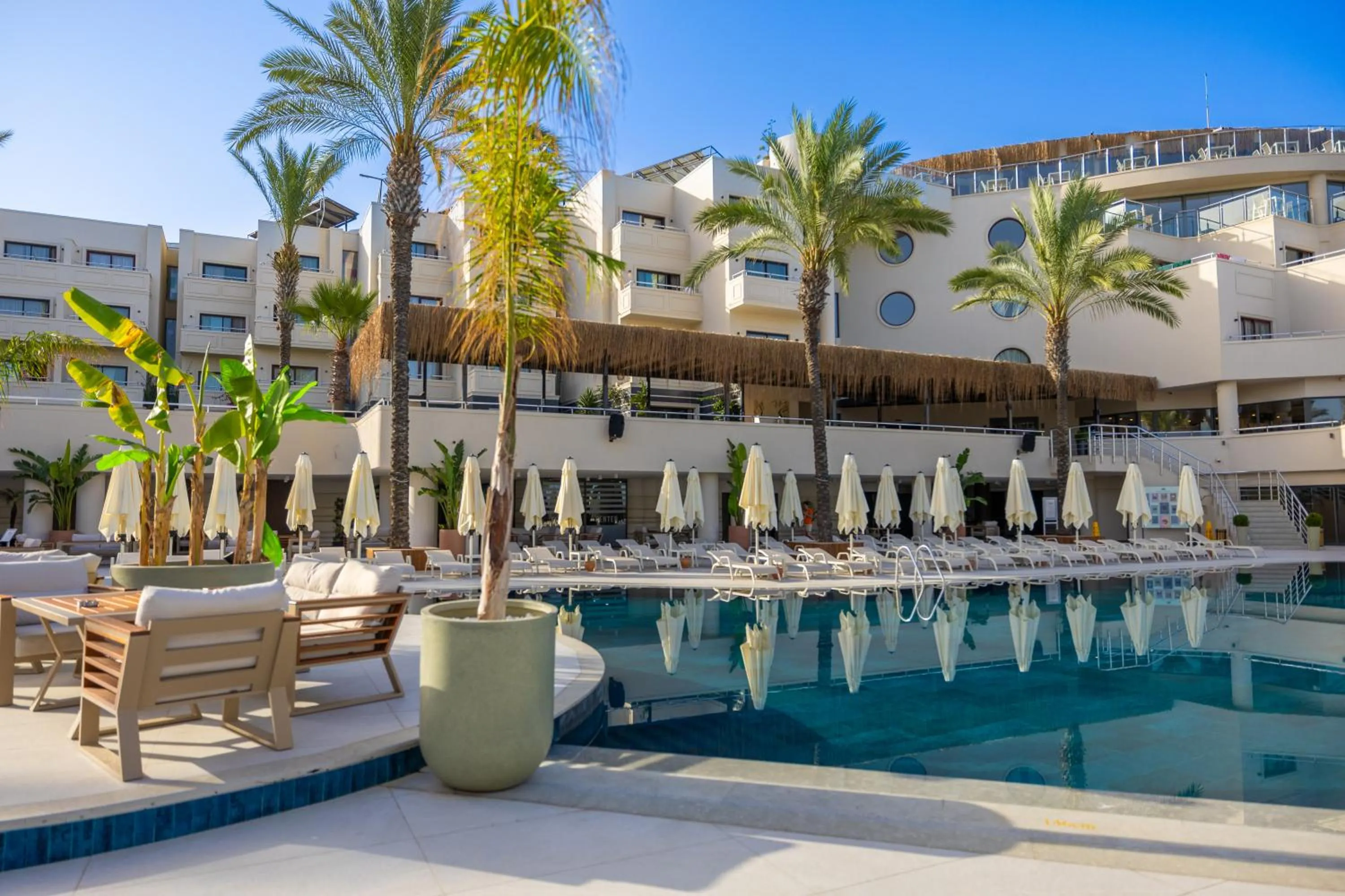 Swimming pool in Arin Resort Bodrum