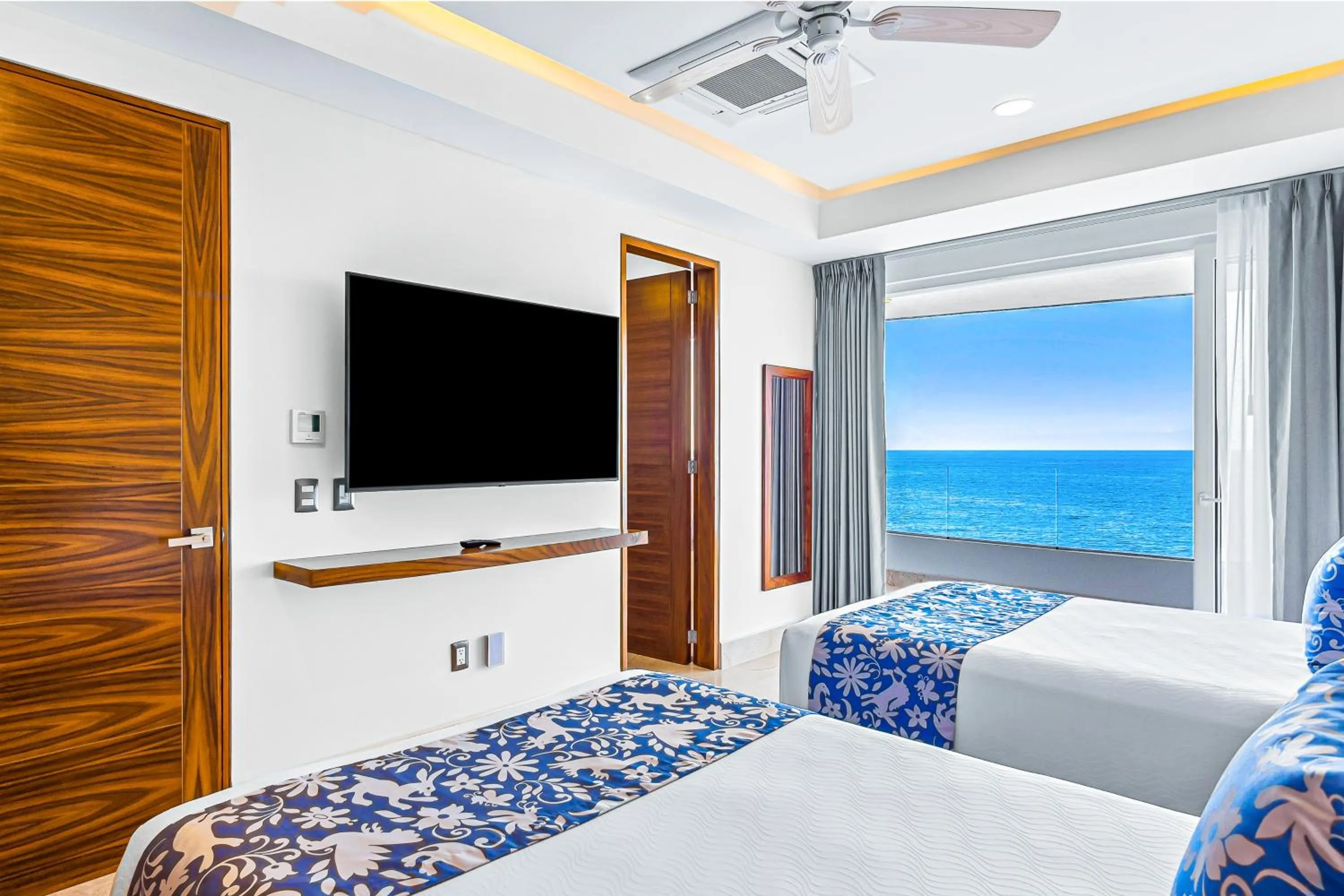 Bed in Blue Horizon 301