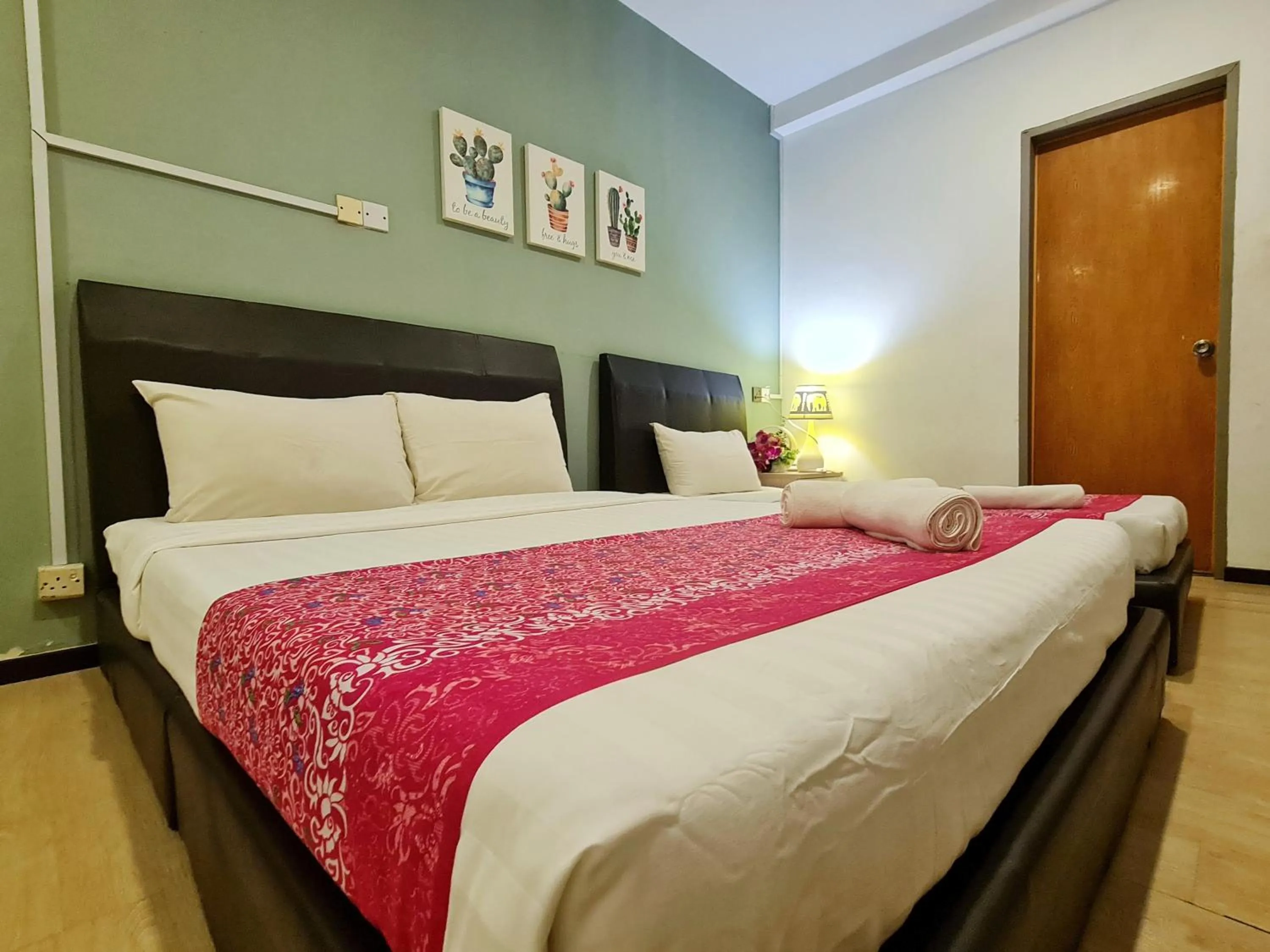 Bed in Treeline Urban Inn