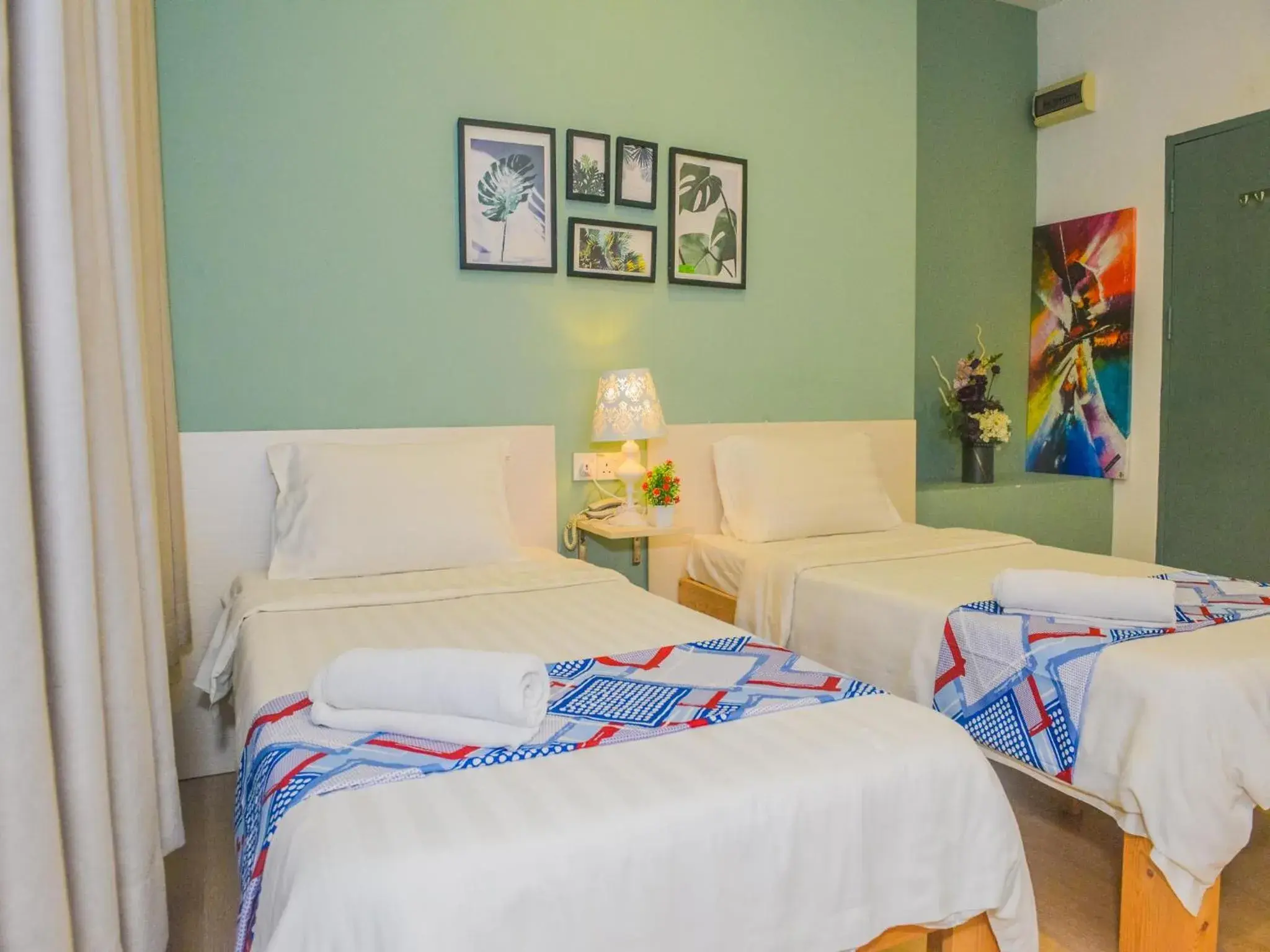 Deluxe Twin Room in Treeline Urban Inn Deluxe Twin Room in Treeline Urban Inn