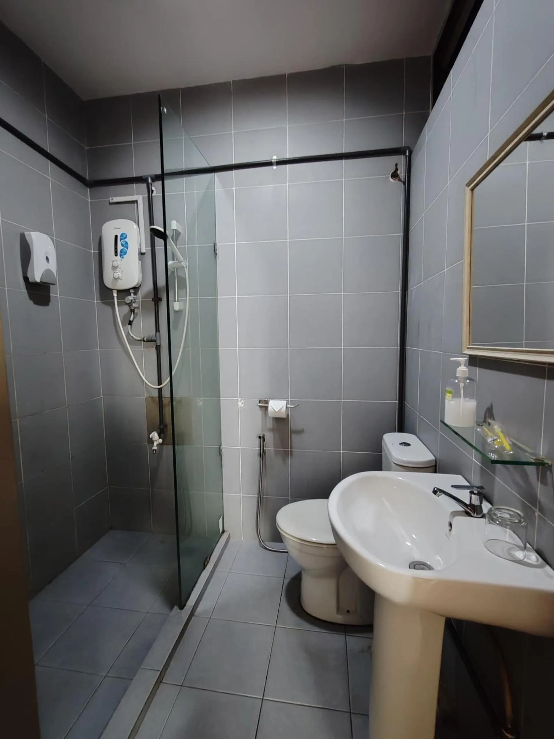 Bathroom in Treeline Urban Inn