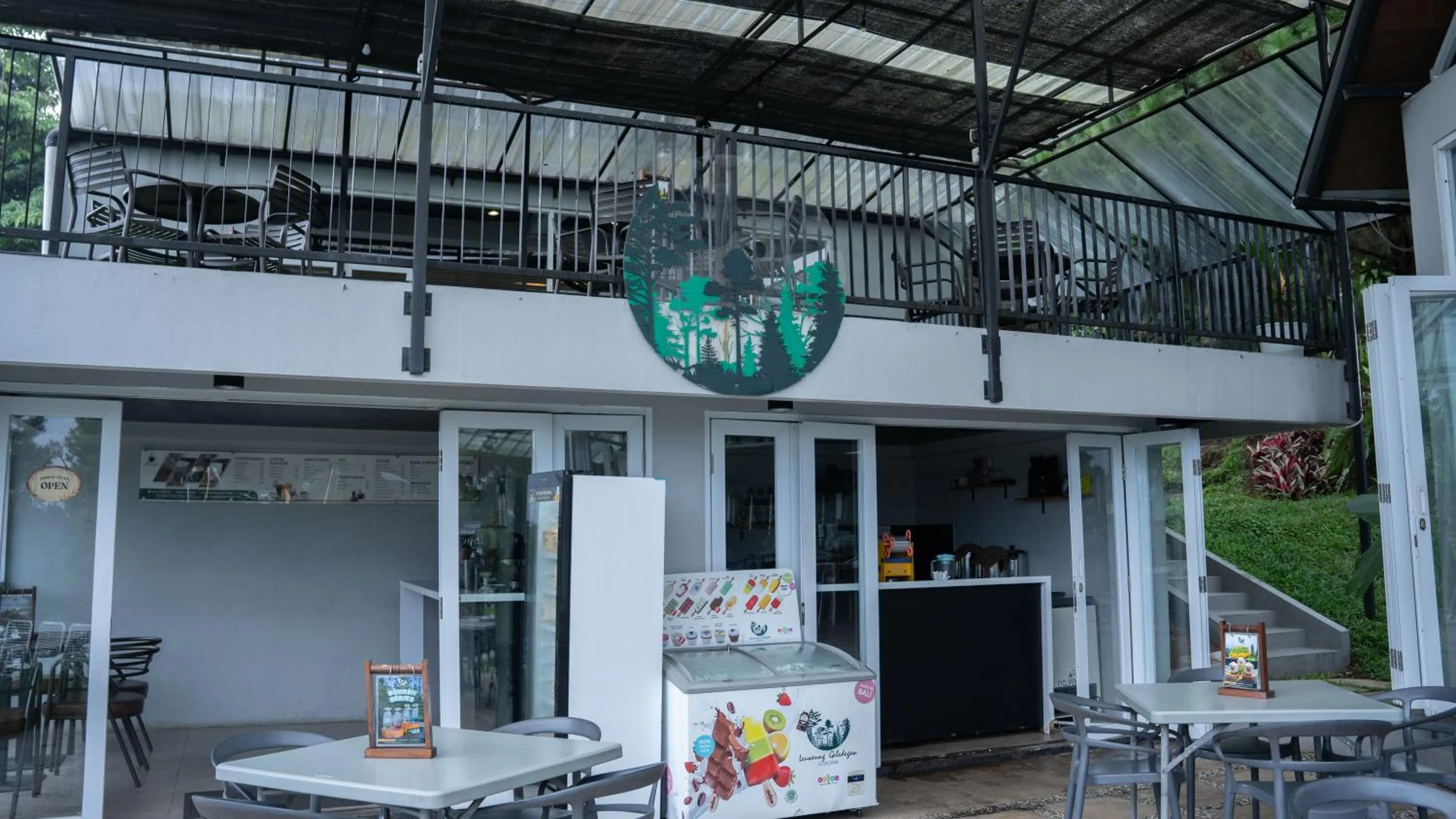 Patio in Leuweung Geledegan Ecoldge