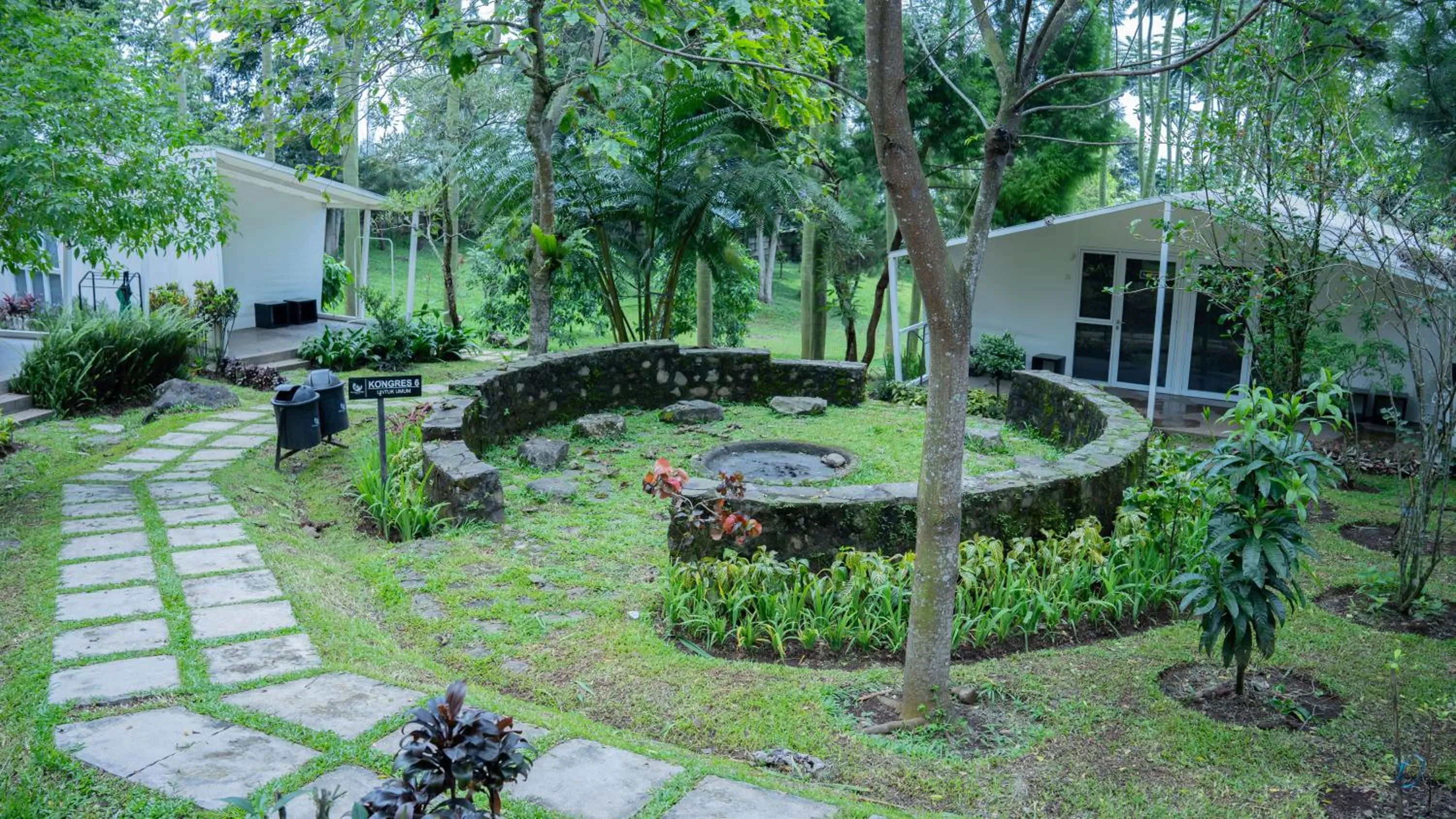 Property building in Leuweung Geledegan Ecoldge