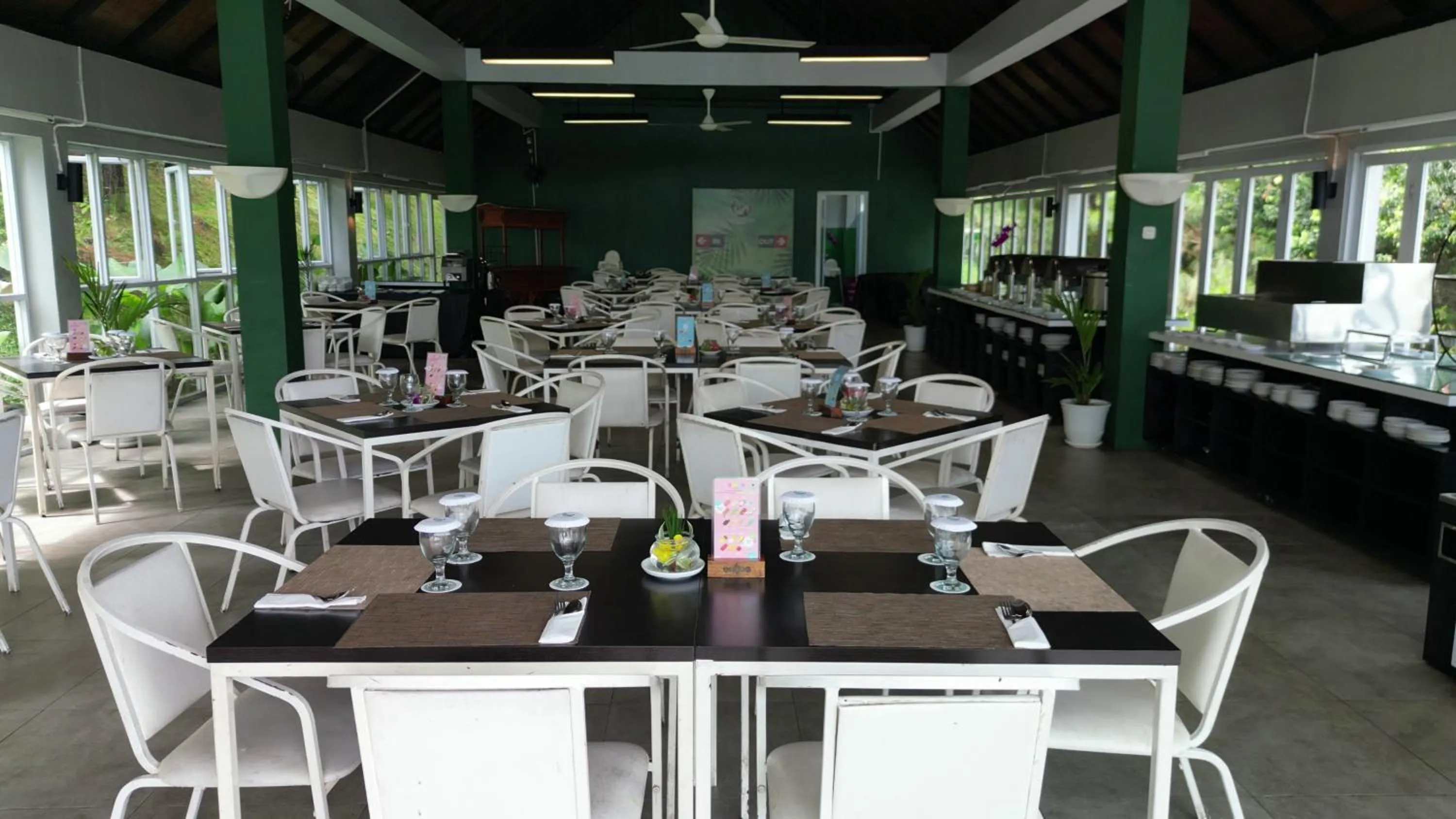 Restaurant/places to eat in Leuweung Geledegan Ecoldge