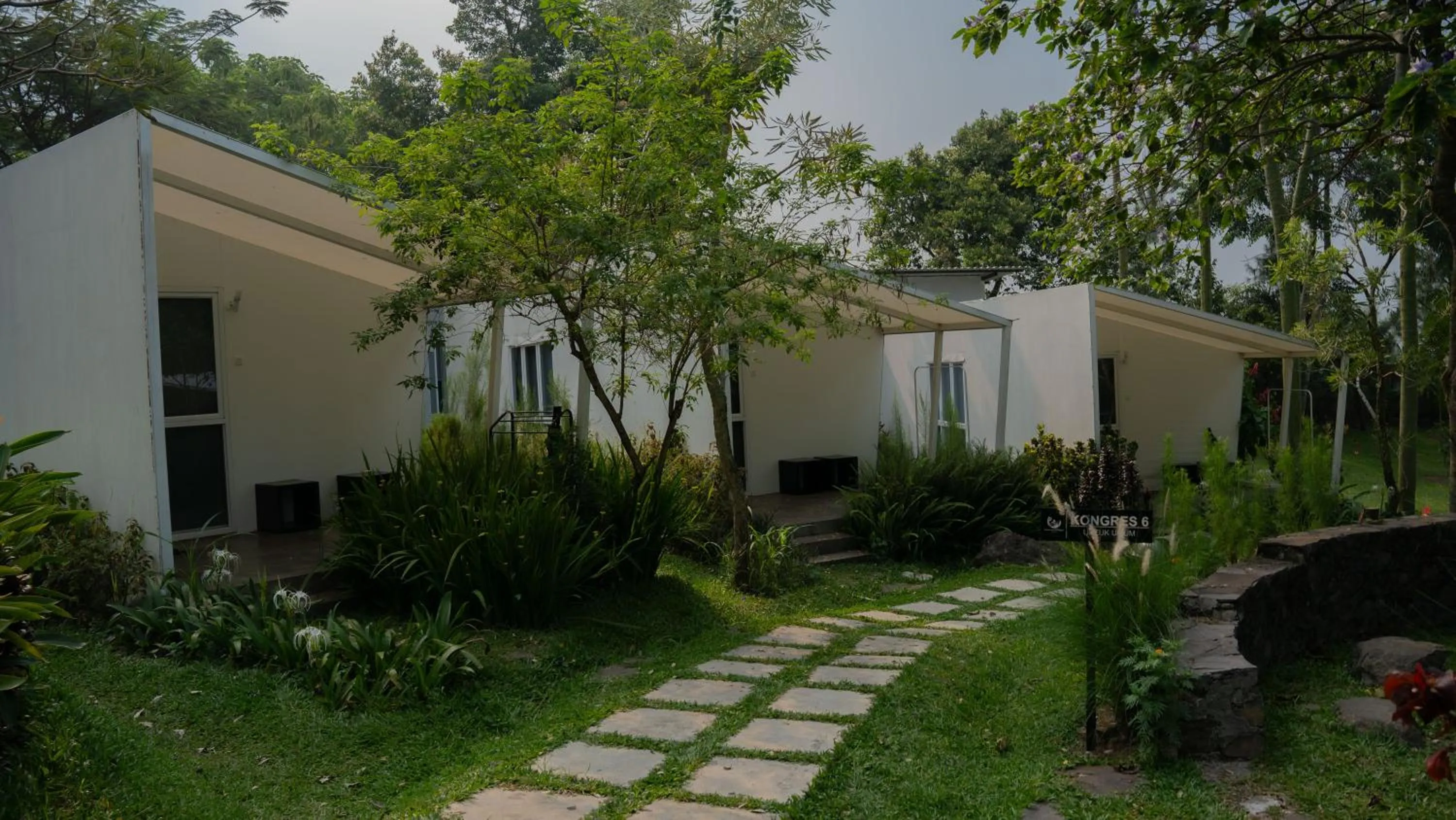 Property building in Leuweung Geledegan Ecoldge