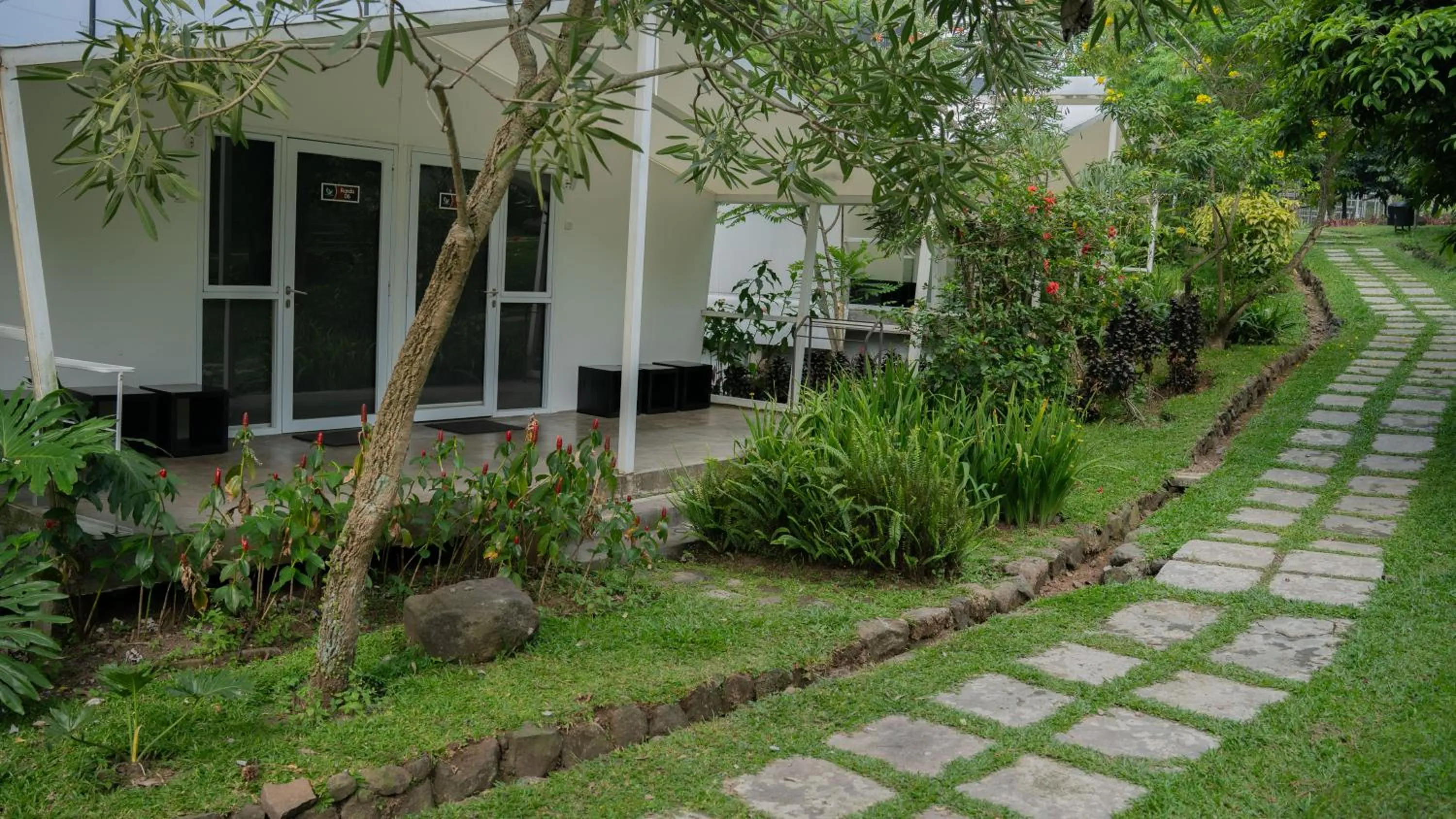 Property building in Leuweung Geledegan Ecoldge