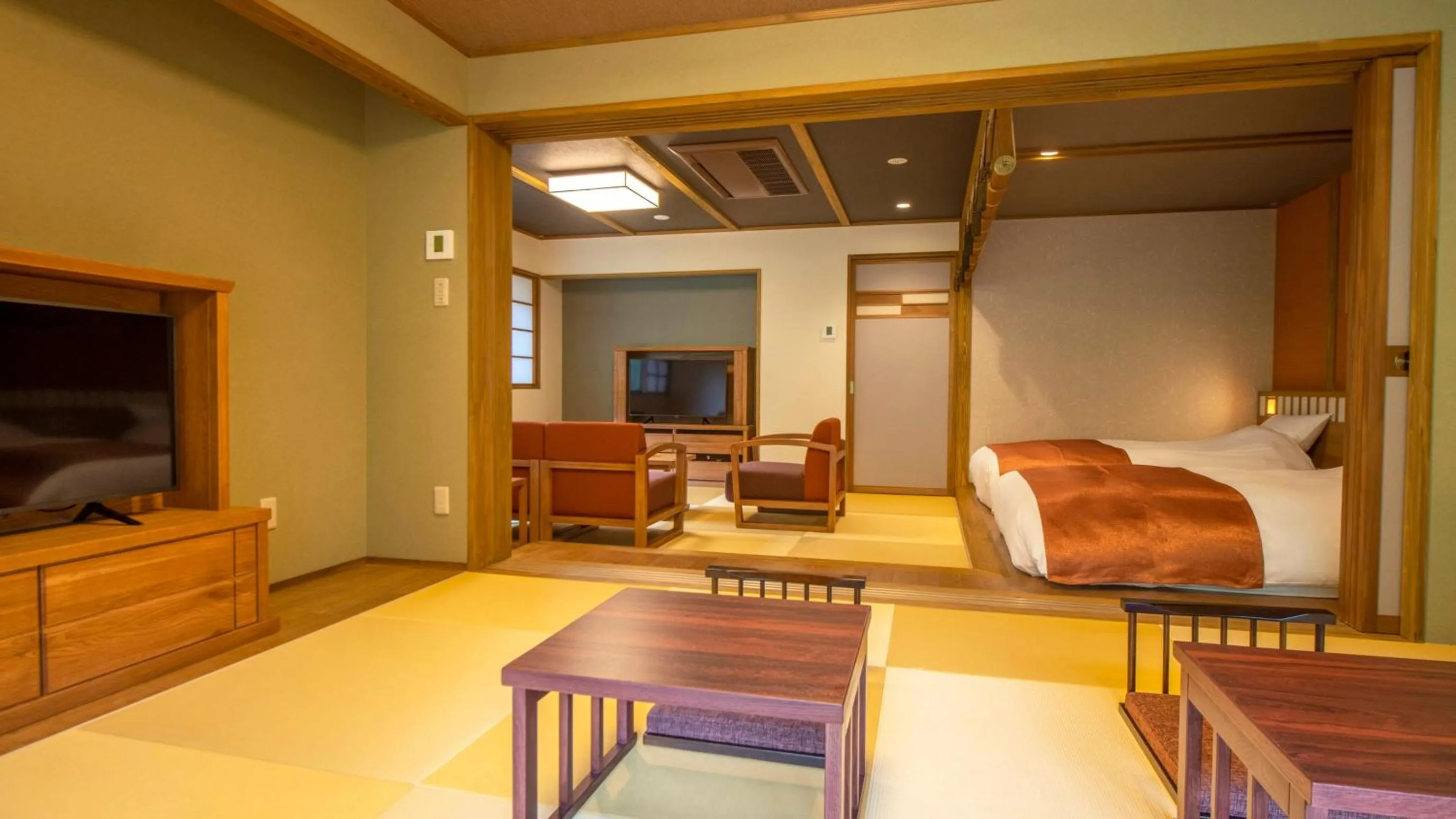 Living room in Shionoyu Onsen Rengetsu