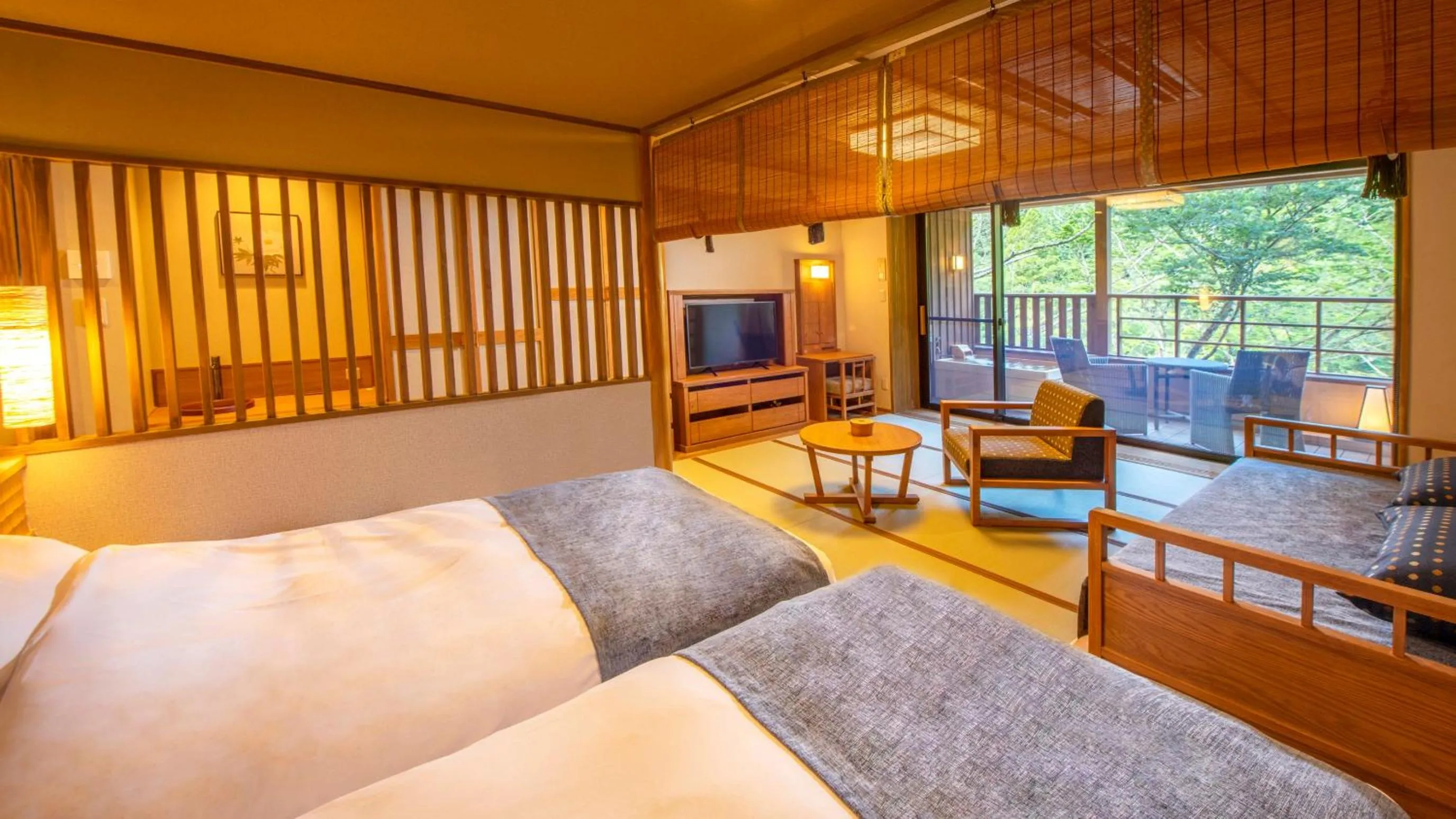 Living room in Shionoyu Onsen Rengetsu
