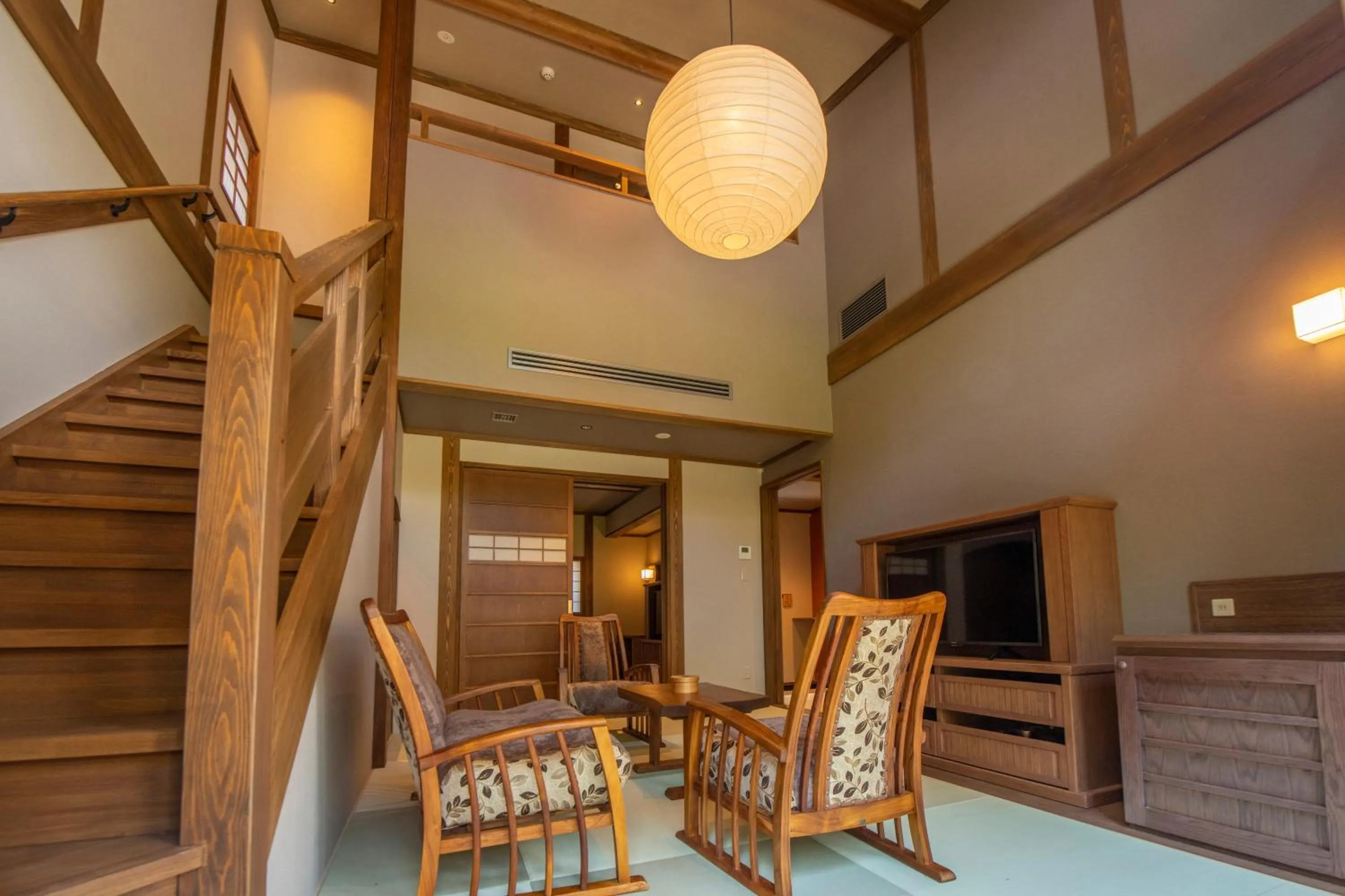 Living room in Shionoyu Onsen Rengetsu