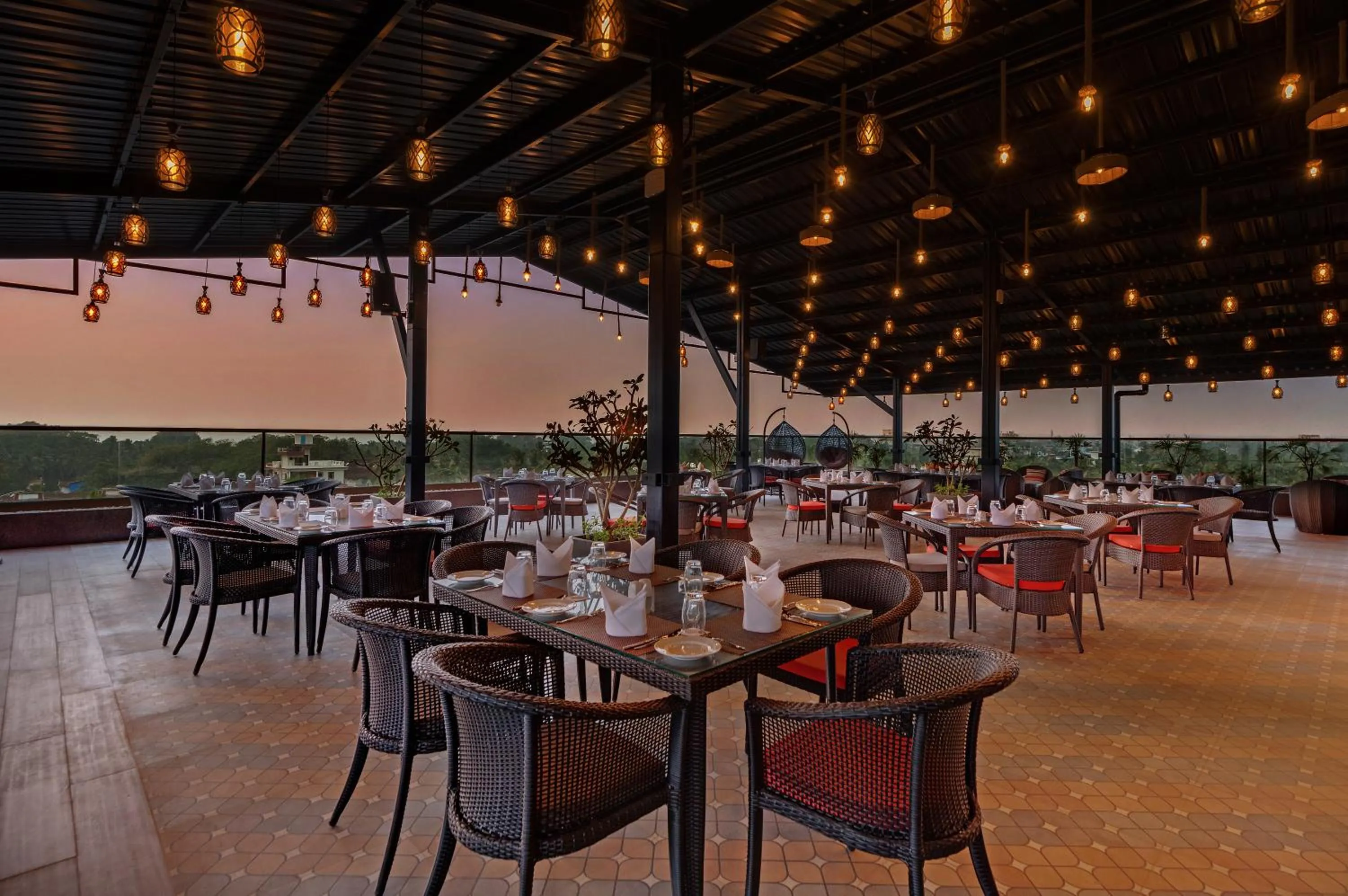 Restaurant/places to eat in The Fern Habitat, Candolim, Goa