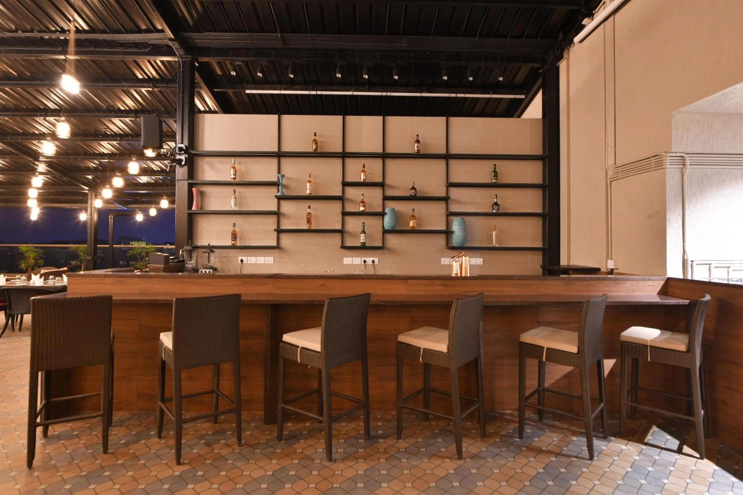 Lounge or bar in The Fern Habitat, Candolim, Goa