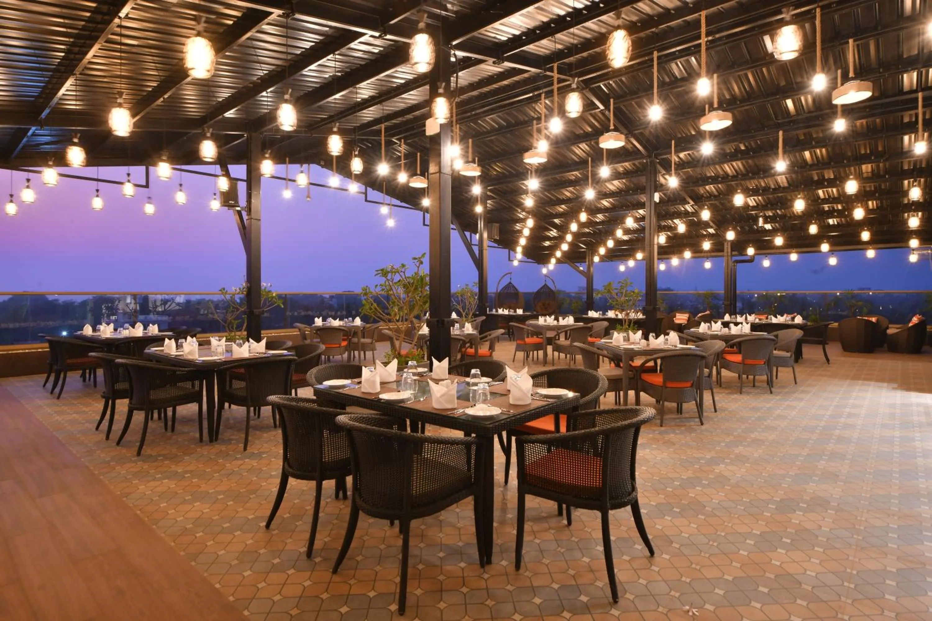 Restaurant/places to eat in The Fern Habitat, Candolim, Goa