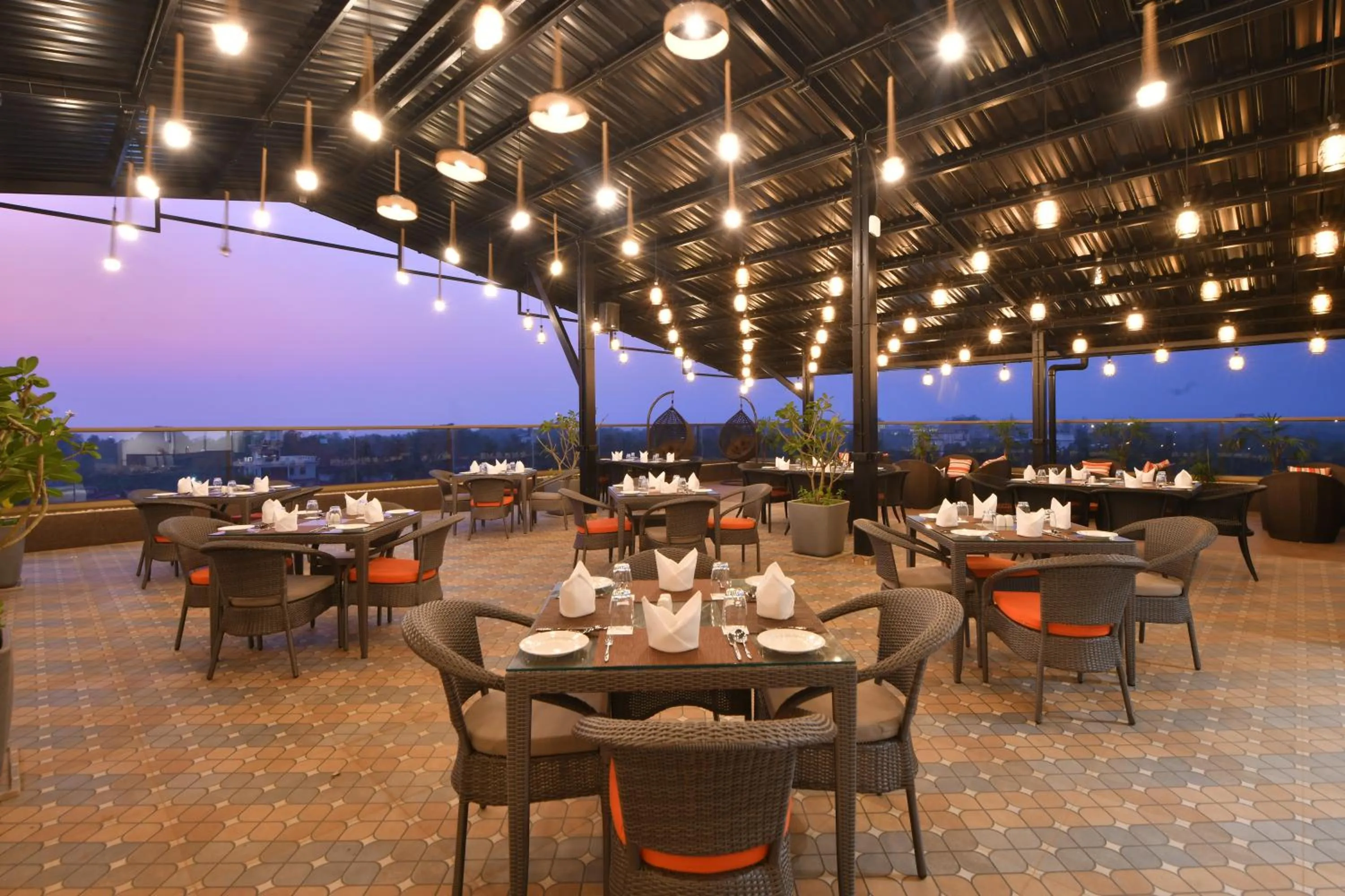 Restaurant/places to eat in The Fern Habitat, Candolim, Goa