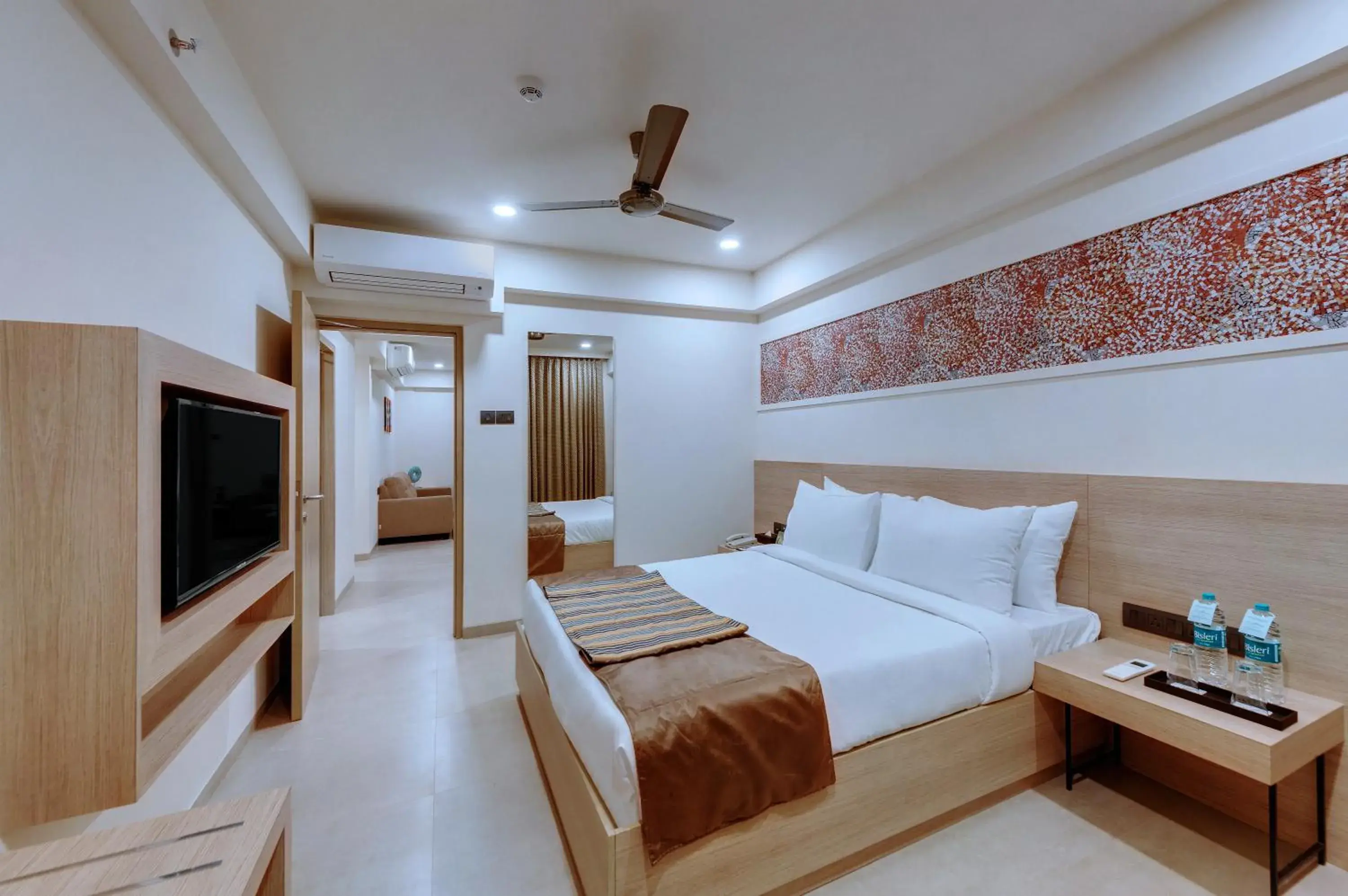 Fern Classic Suite, 1 Queen Bed & 2 Twin Beds in The Fern Habitat, Candolim, Goa Fern Classic Suite, 1 Queen Bed & 2 Twin Beds in The Fern Habitat, Candolim, Goa