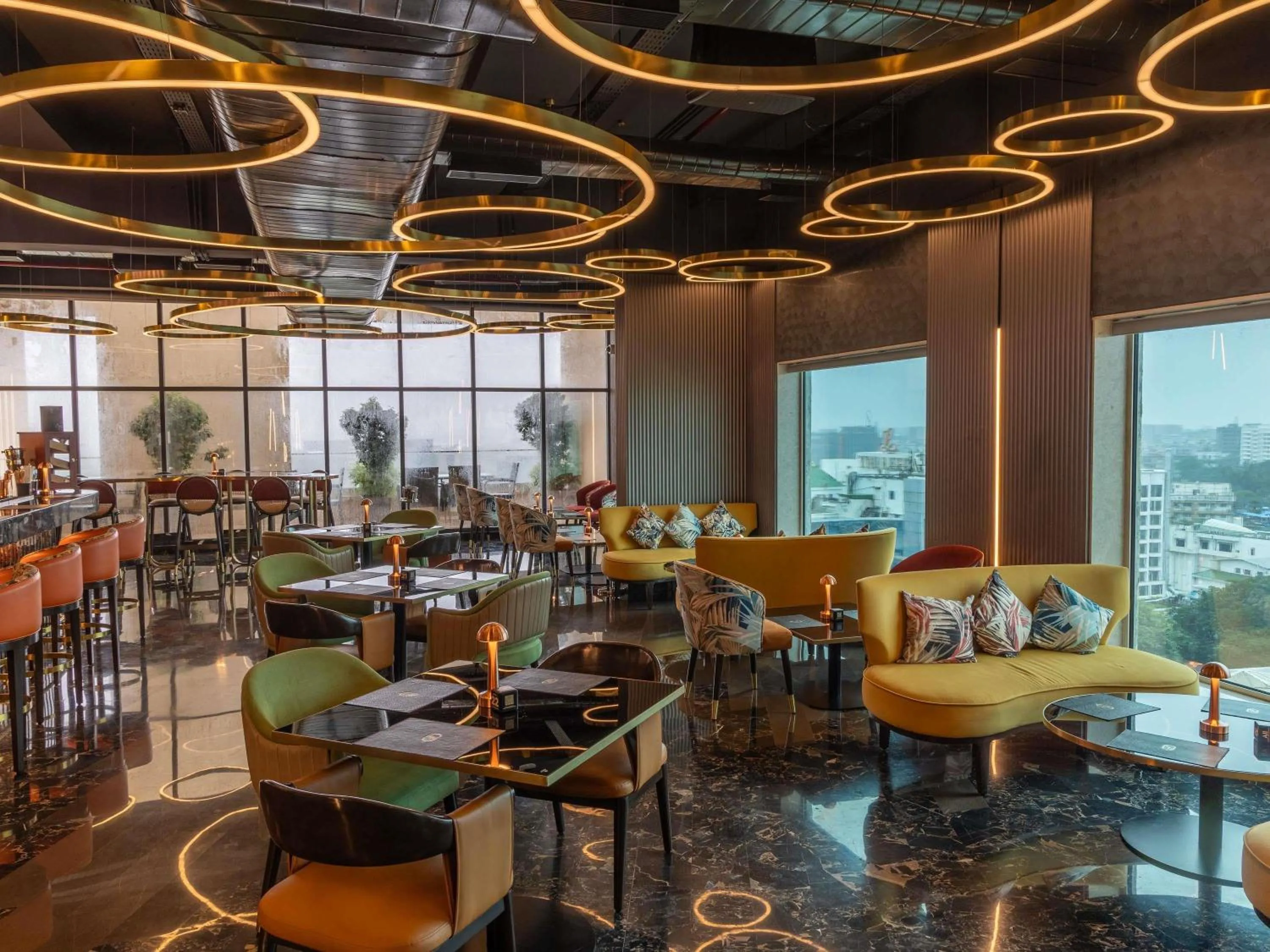 Lounge or bar in Novotel Mumbai International Airport