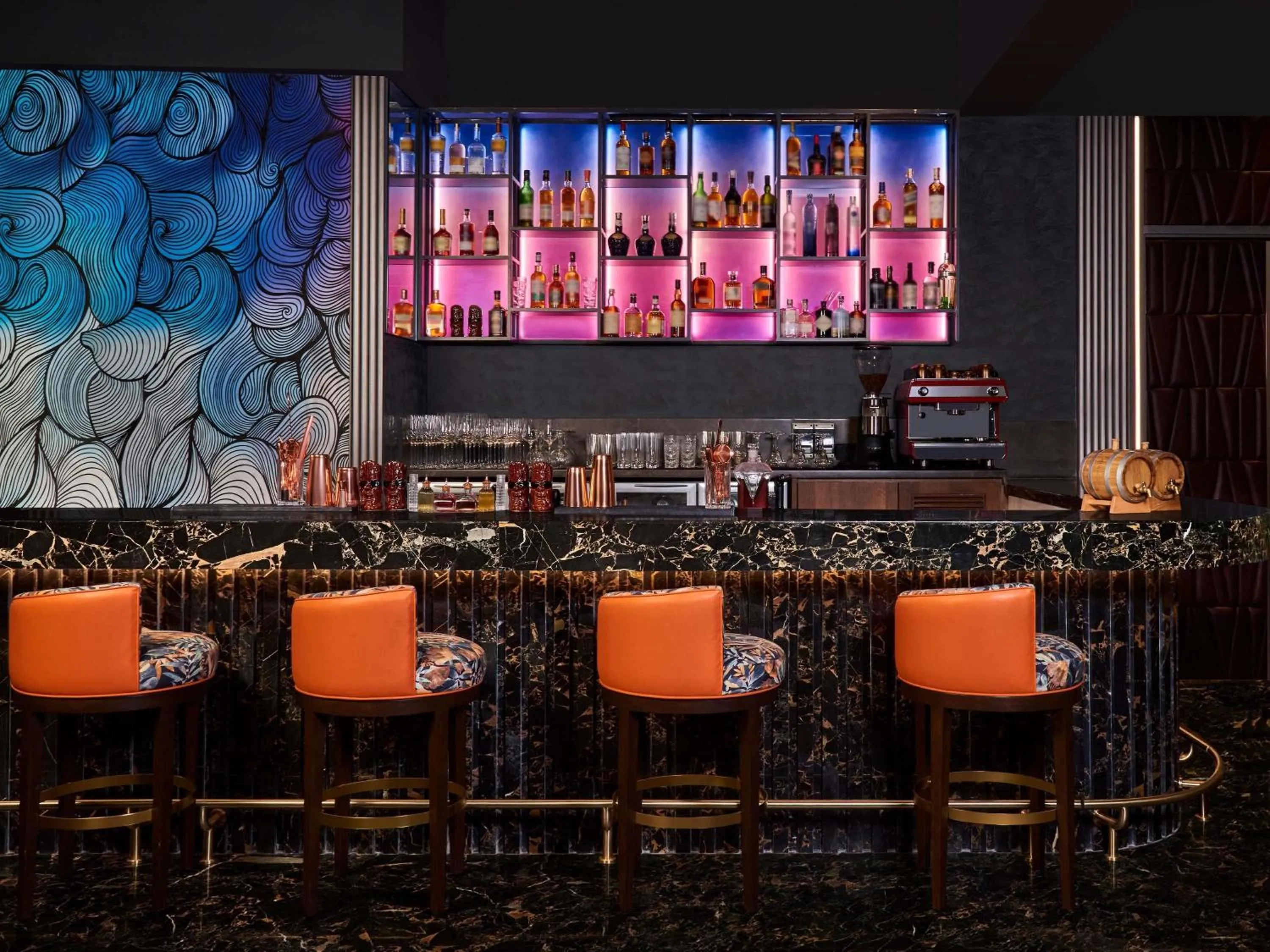 Lounge or bar in Novotel Mumbai International Airport