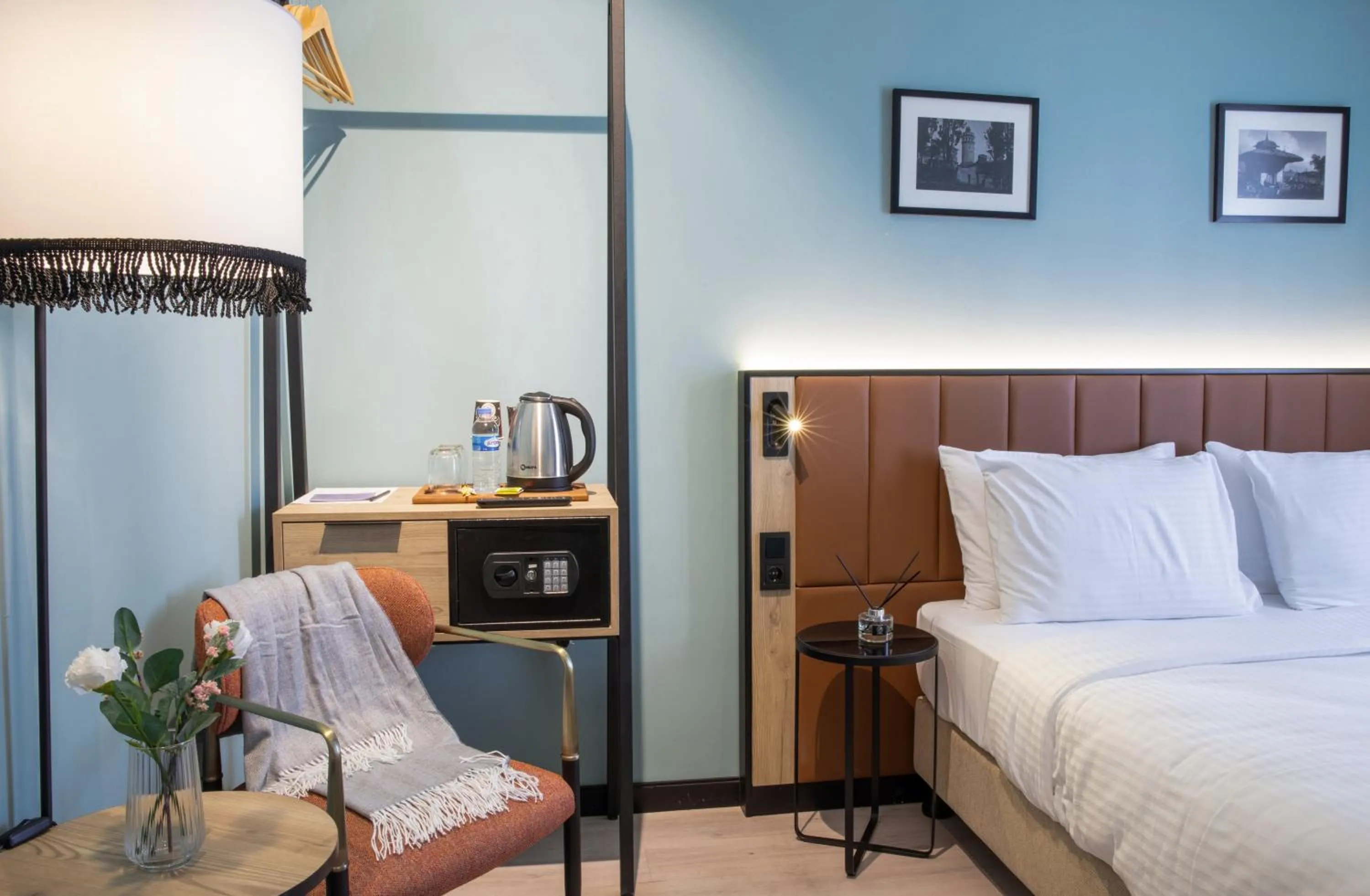 Massage, Bed in Exclusive Art Hotel