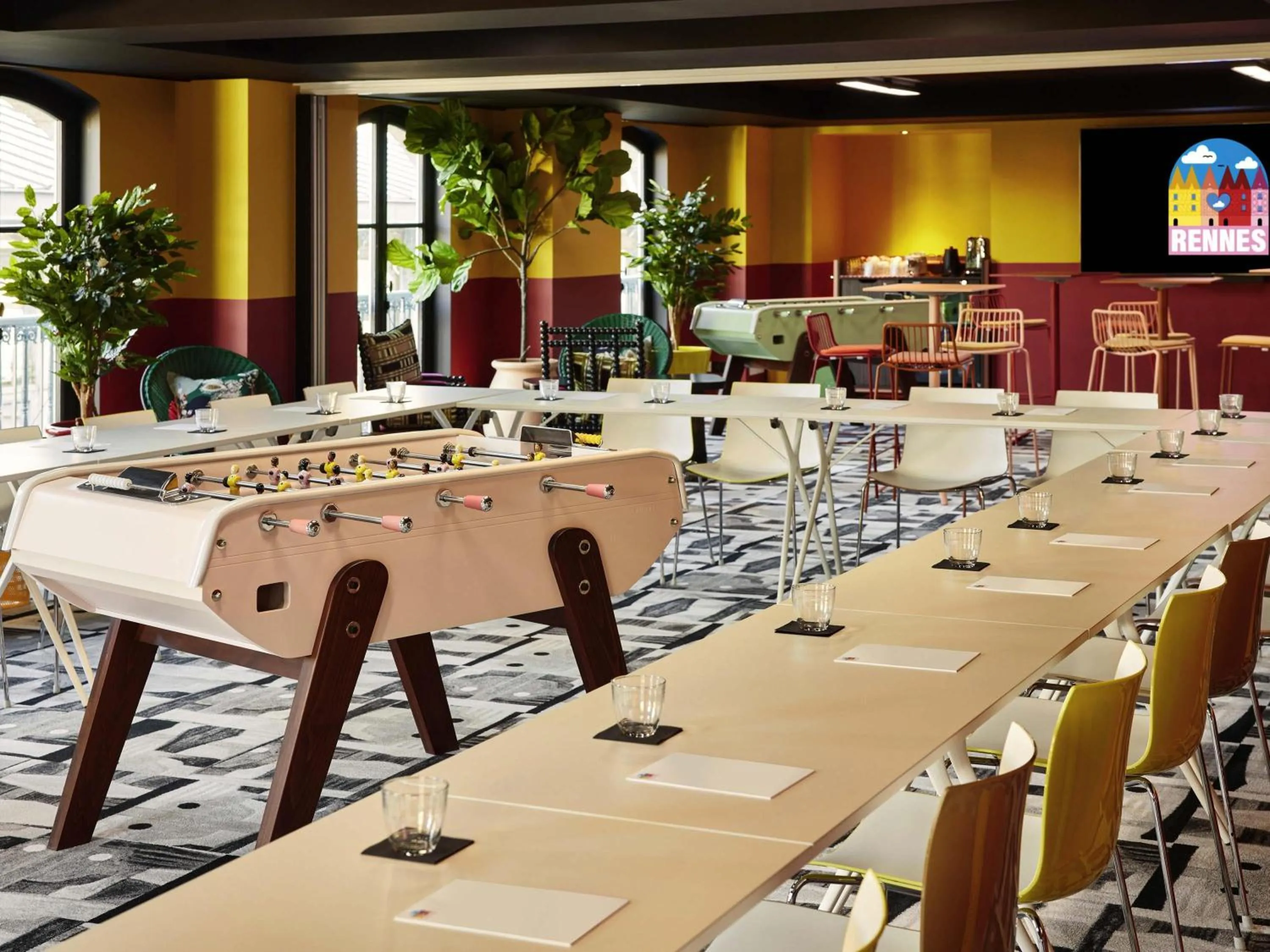 Meeting/conference room in Mama Shelter Rennes