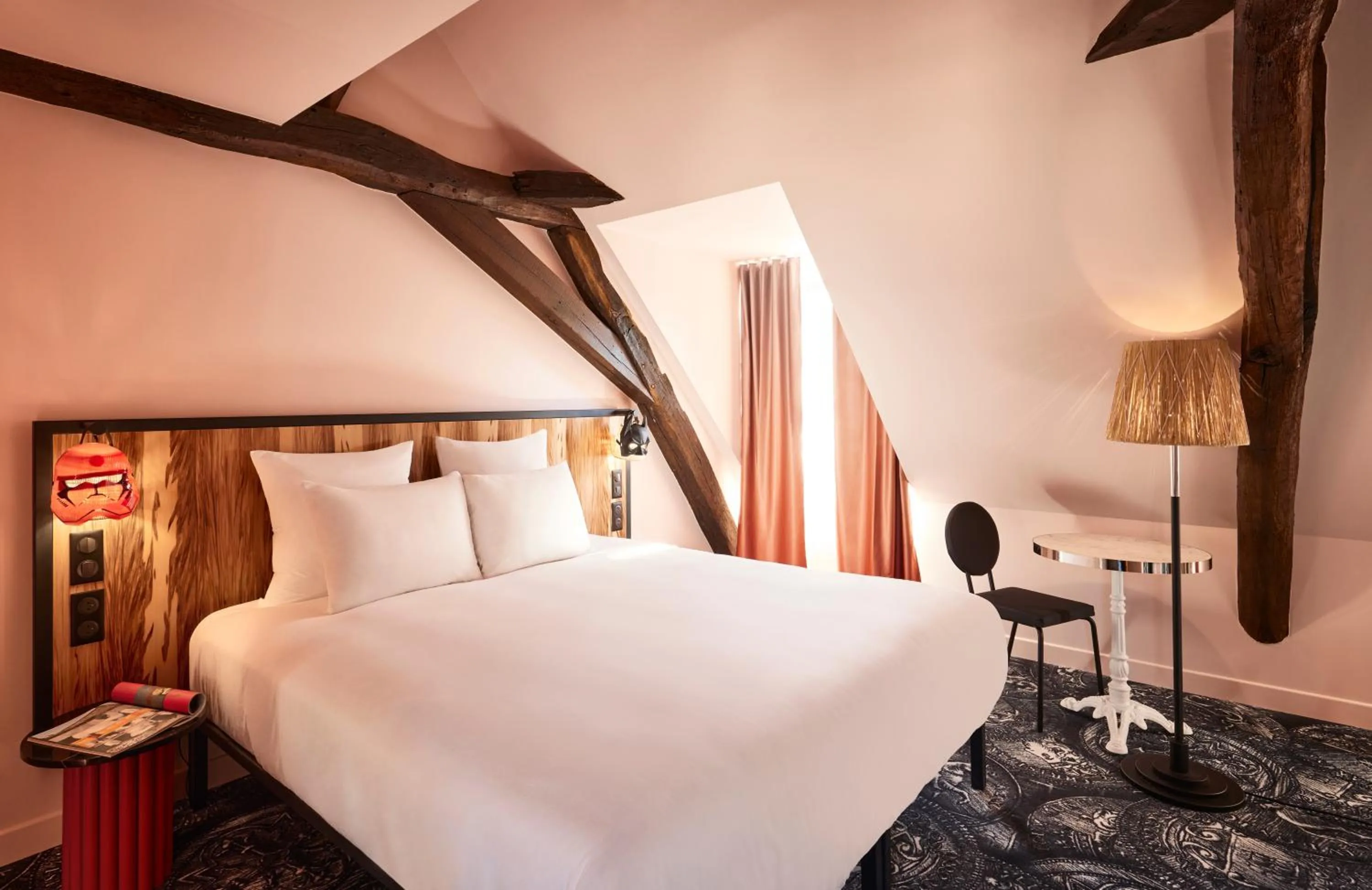 Bed in Mama Shelter Rennes