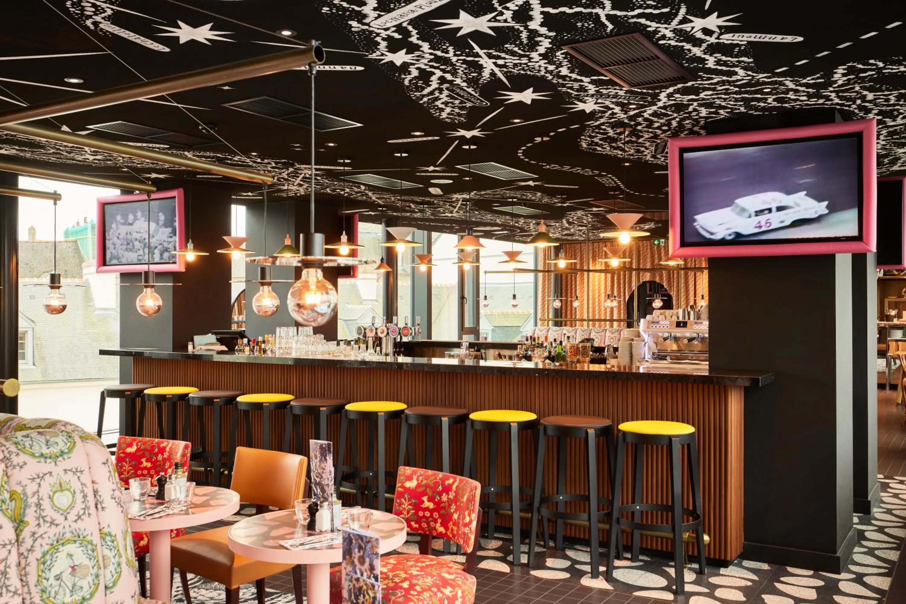 Restaurant/places to eat in Mama Shelter Rennes