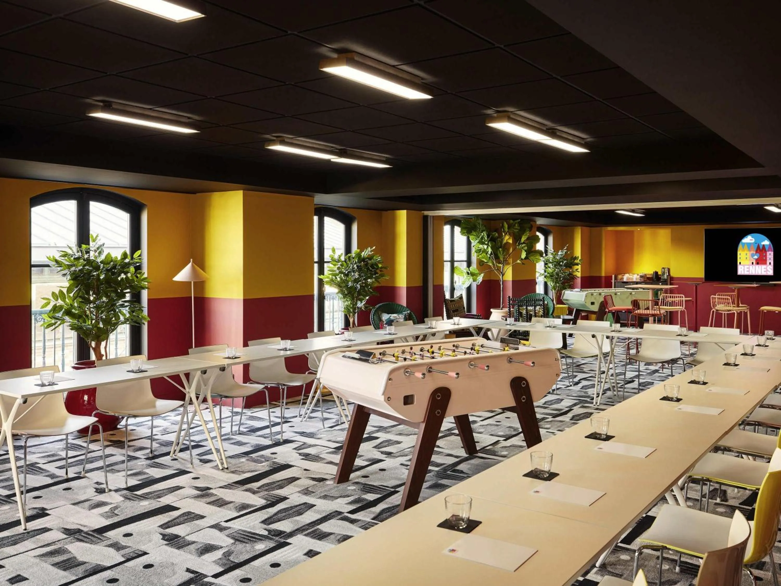 Meeting/conference room in Mama Shelter Rennes