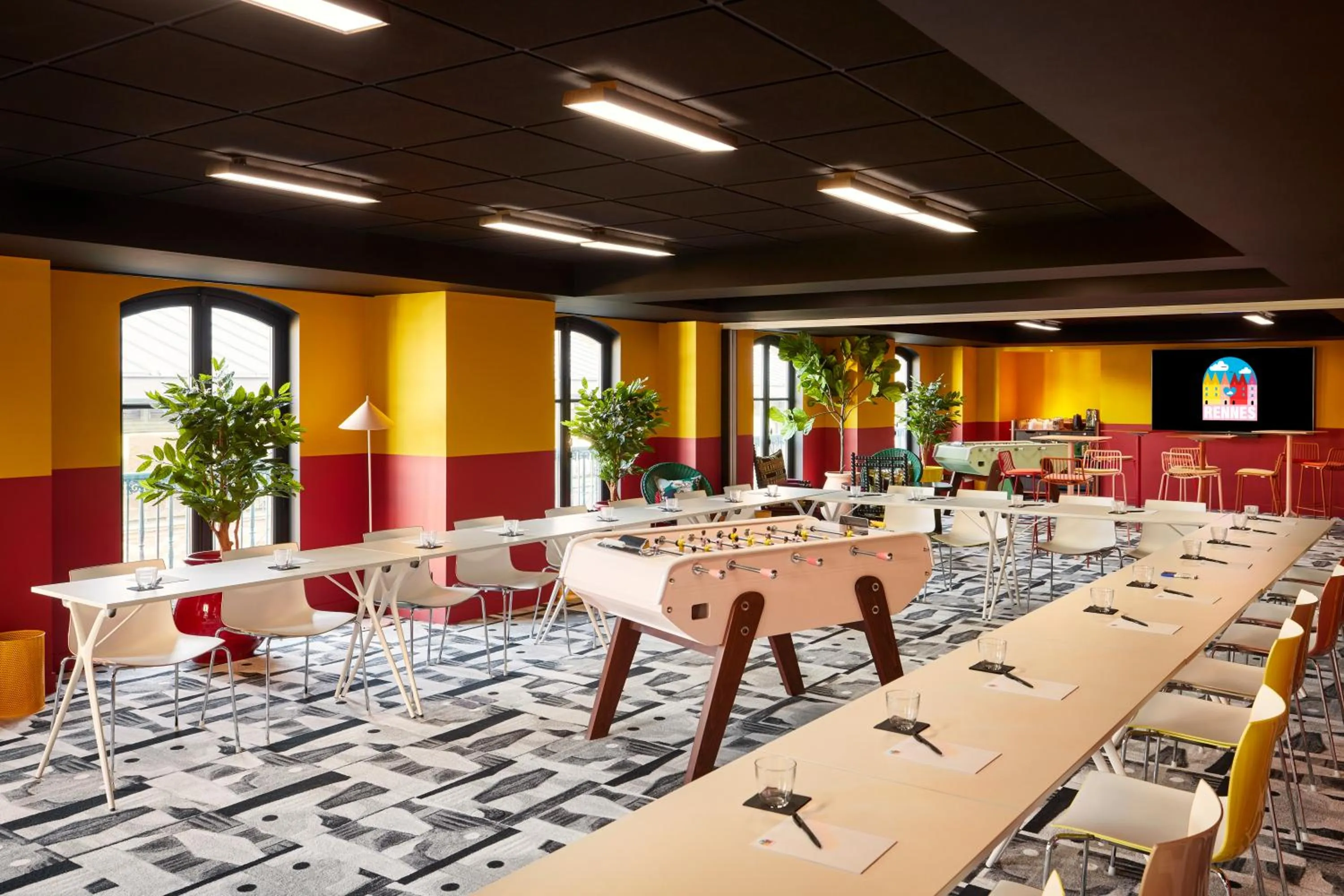Meeting/conference room in Mama Shelter Rennes