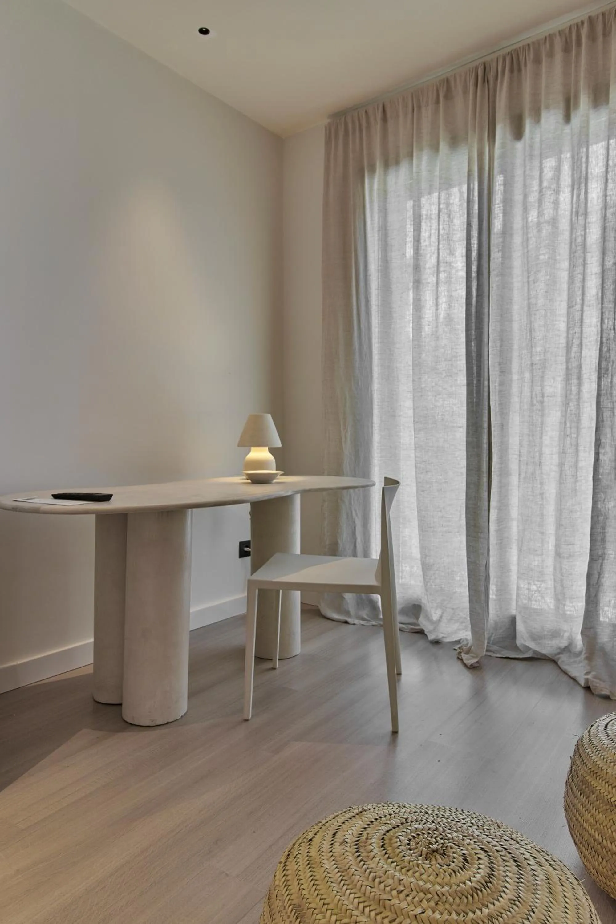 Seating area in Hotel Avenida