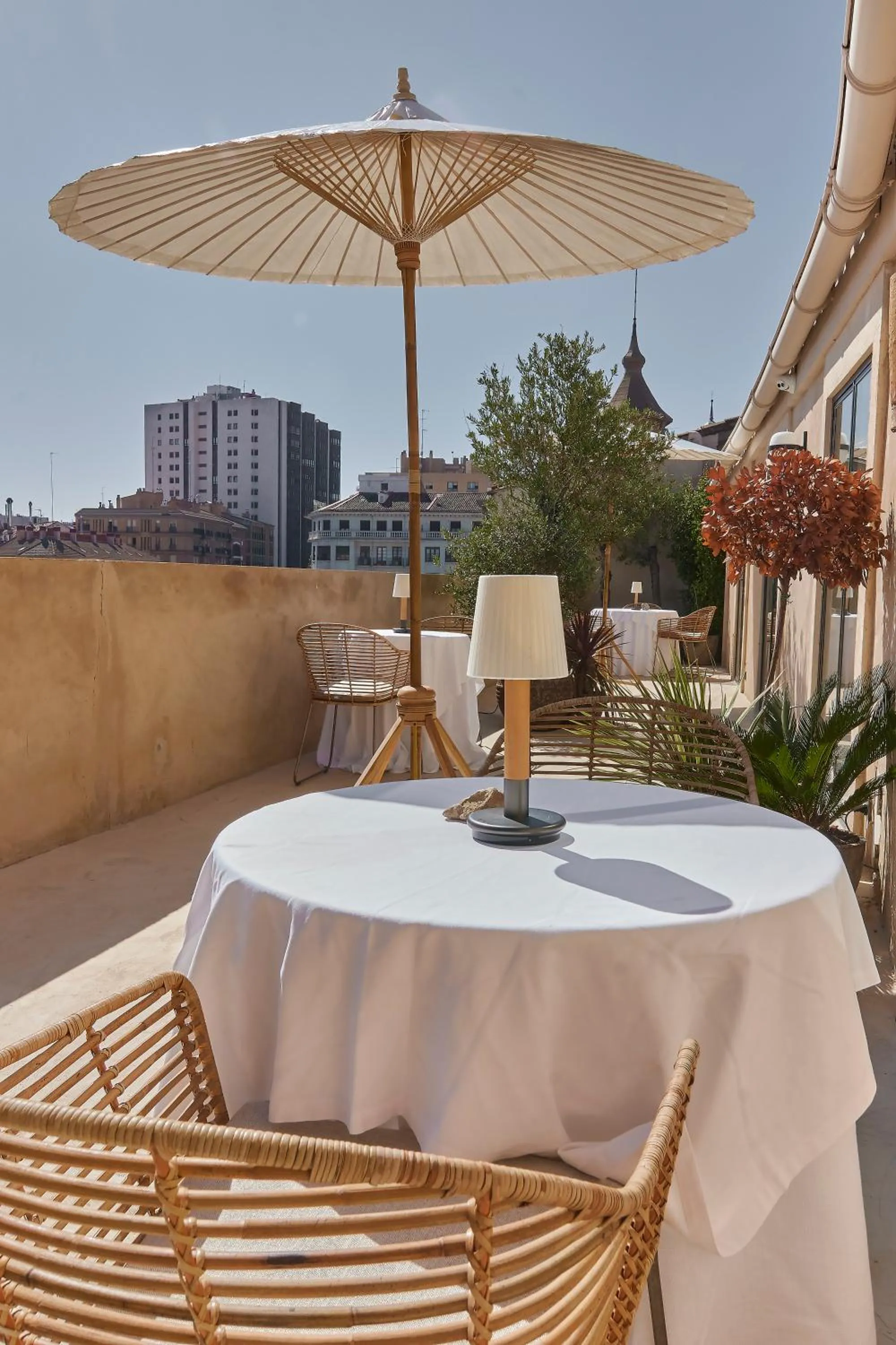 Property building in Hotel Avenida