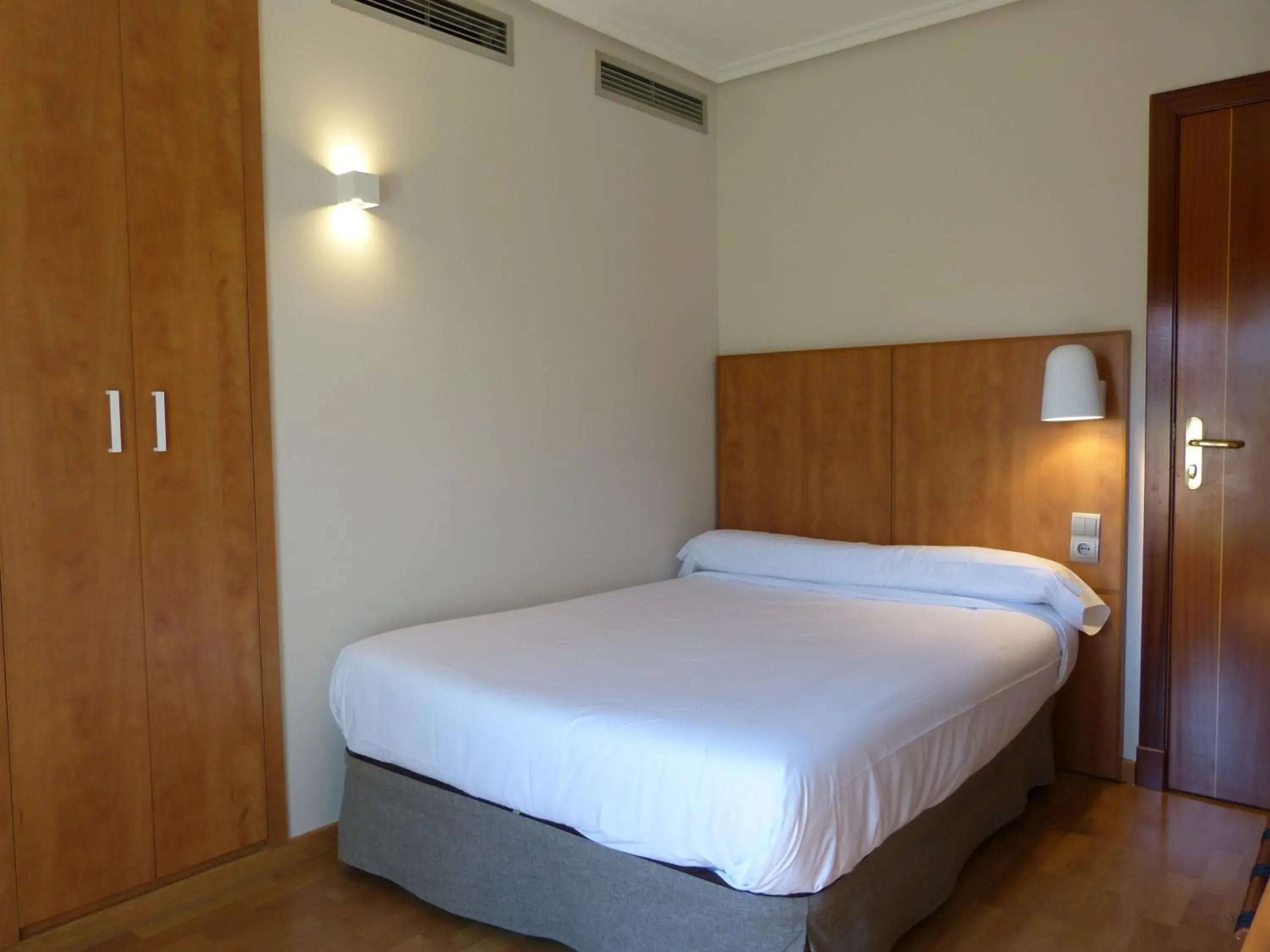 Single Room - Not Renovated in Hotel Avenida Single Room - Not Renovated in Hotel Avenida