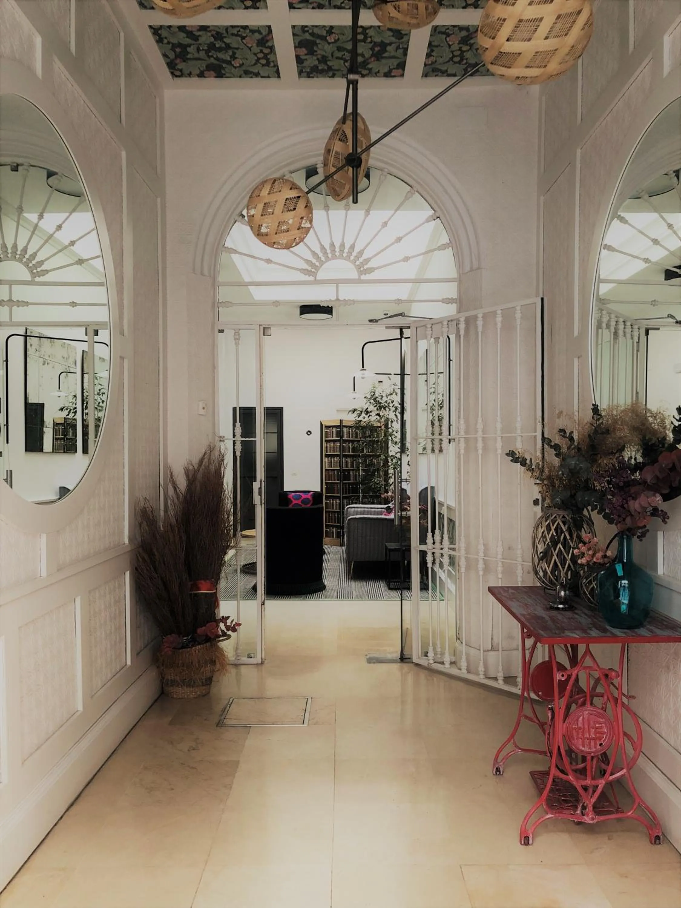 Facade/entrance in Hostal Hom Museo