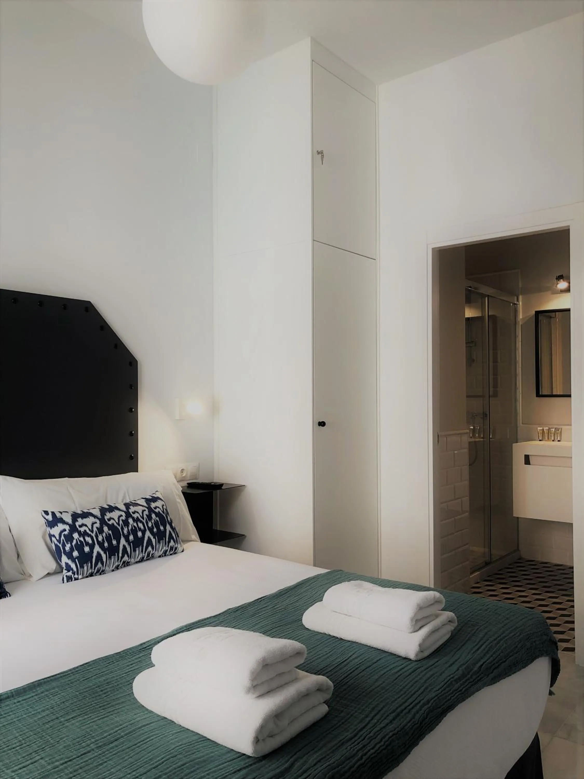 Photo of the whole room, Bed in Hostal Hom Museo