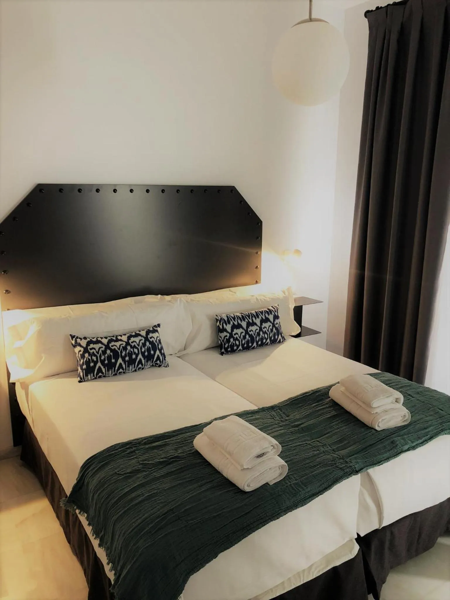 Bedroom, Bed in Hostal Hom Museo