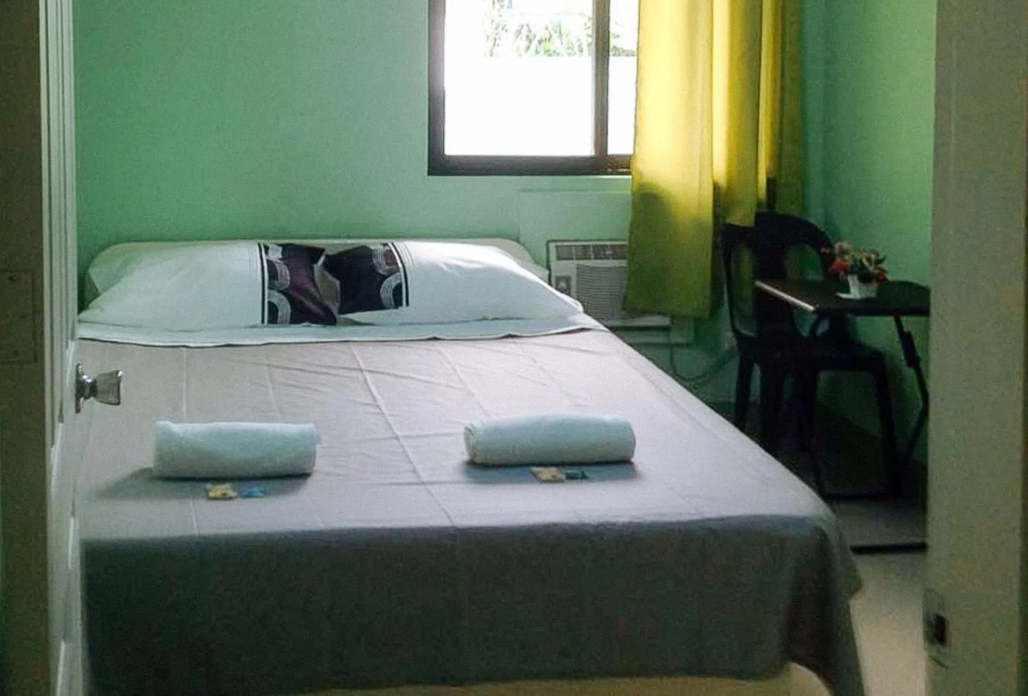 Photo of the whole room, Bed in Sinoben Apartments by RedDoorz