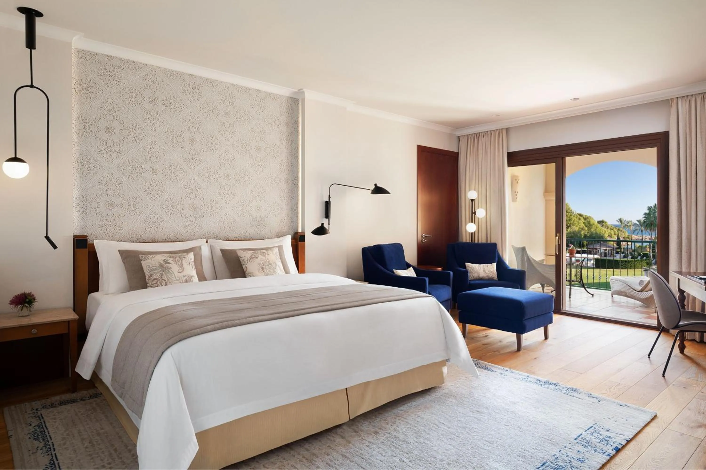 Bedroom, Bed in The St. Regis Mardavall Mallorca Resort