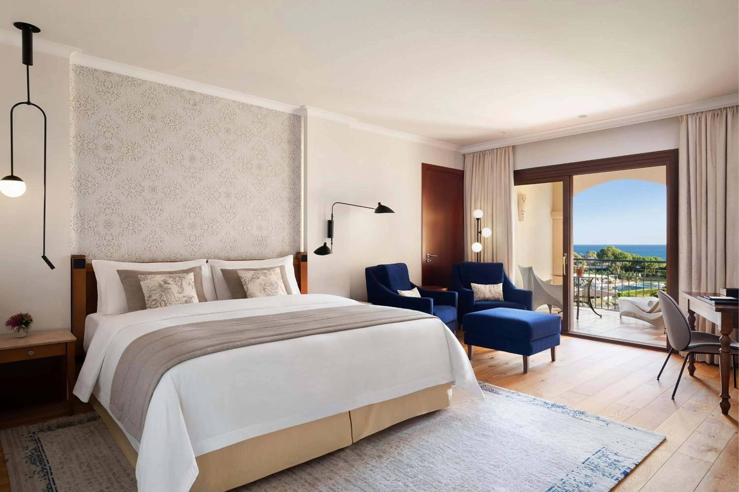 Bedroom, Bed in The St. Regis Mardavall Mallorca Resort
