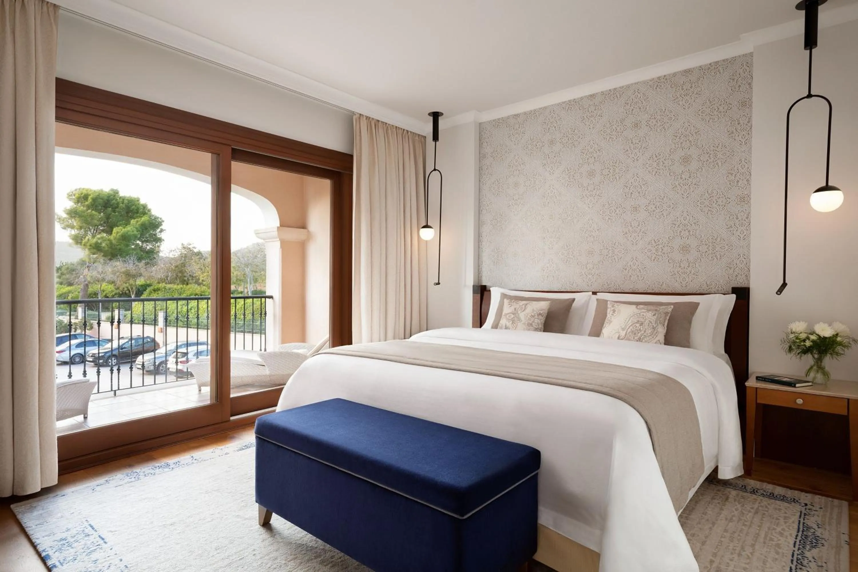Bedroom, Bed in The St. Regis Mardavall Mallorca Resort