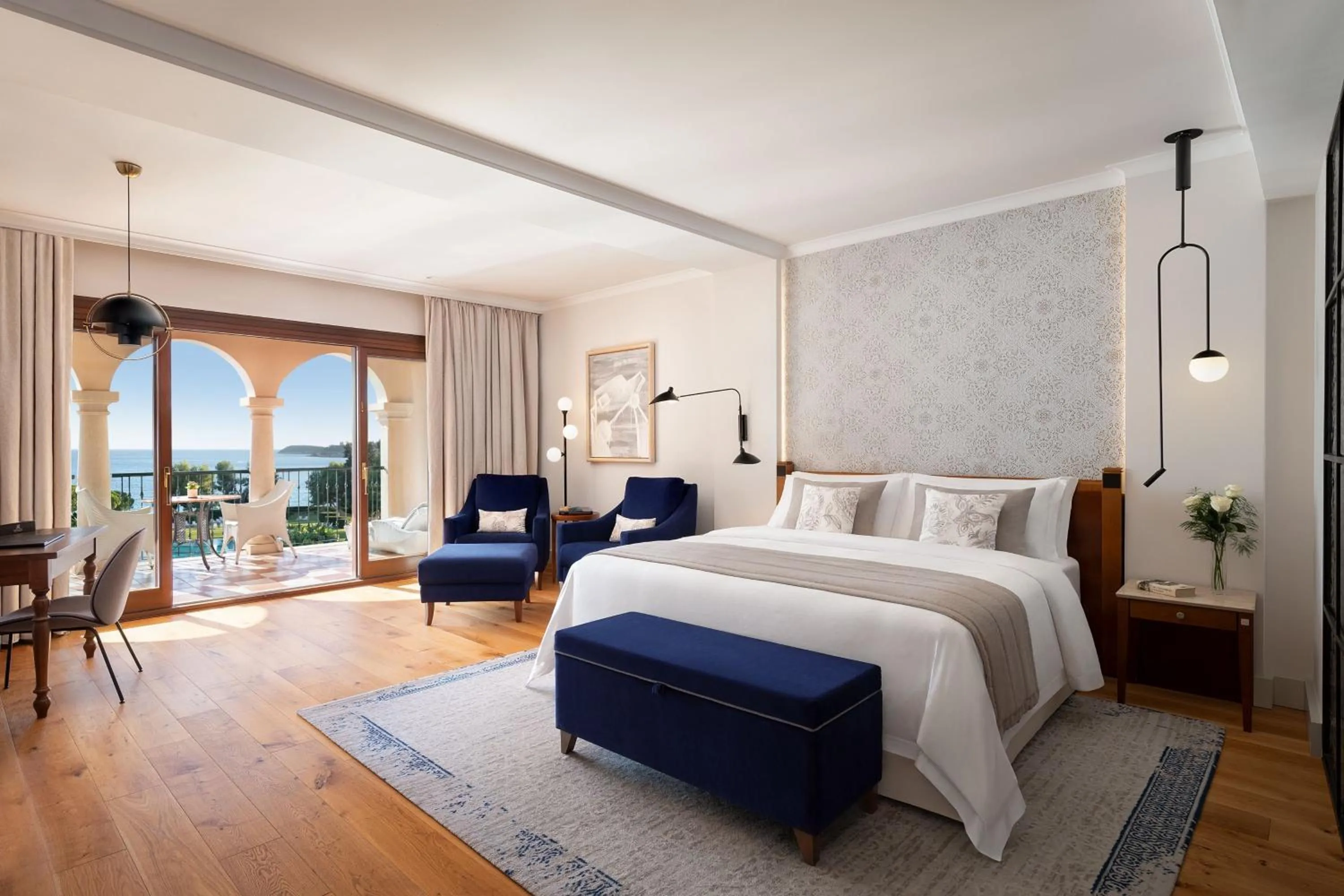 Bedroom, Bed in The St. Regis Mardavall Mallorca Resort