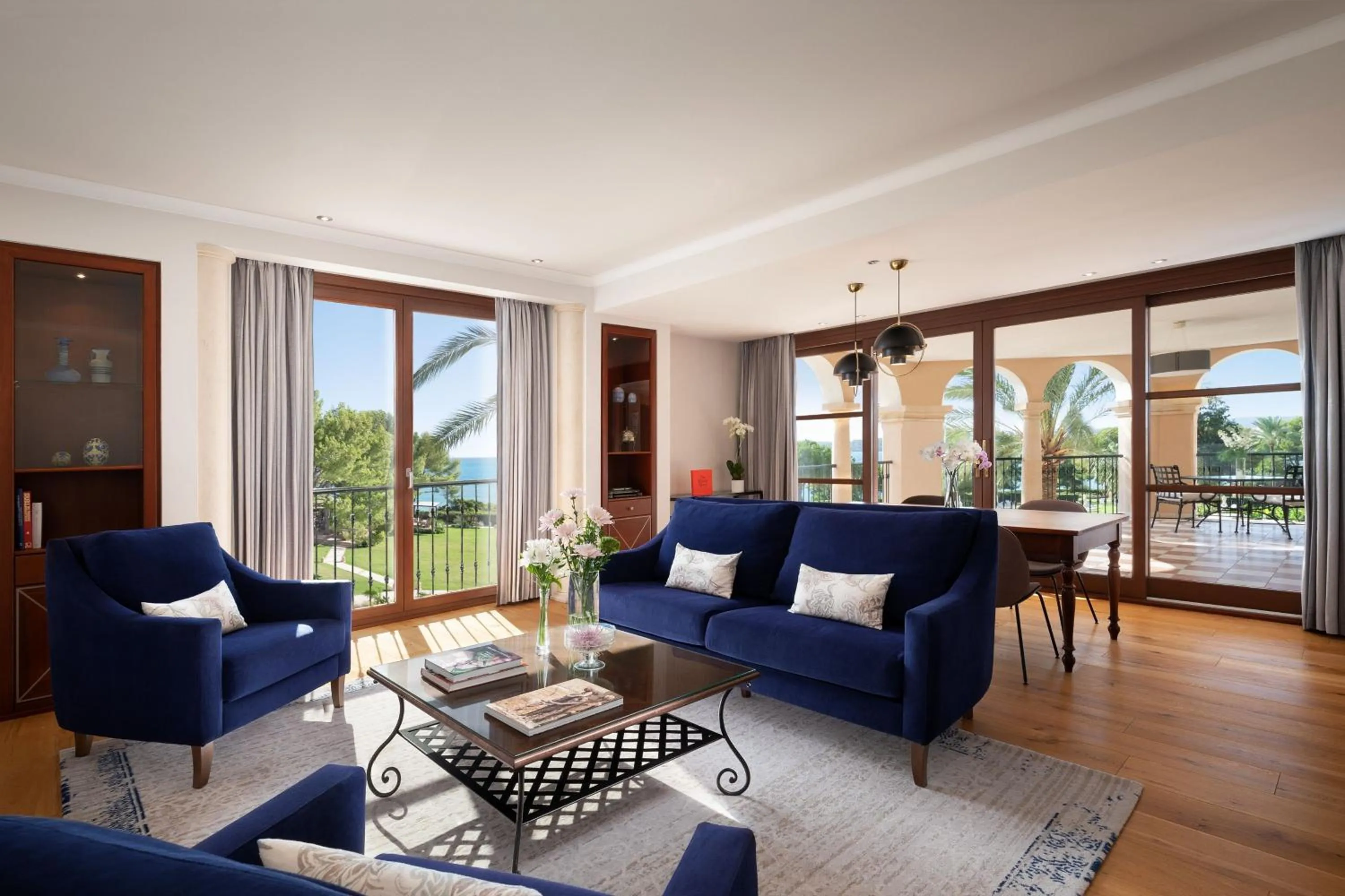 Living room in The St. Regis Mardavall Mallorca Resort