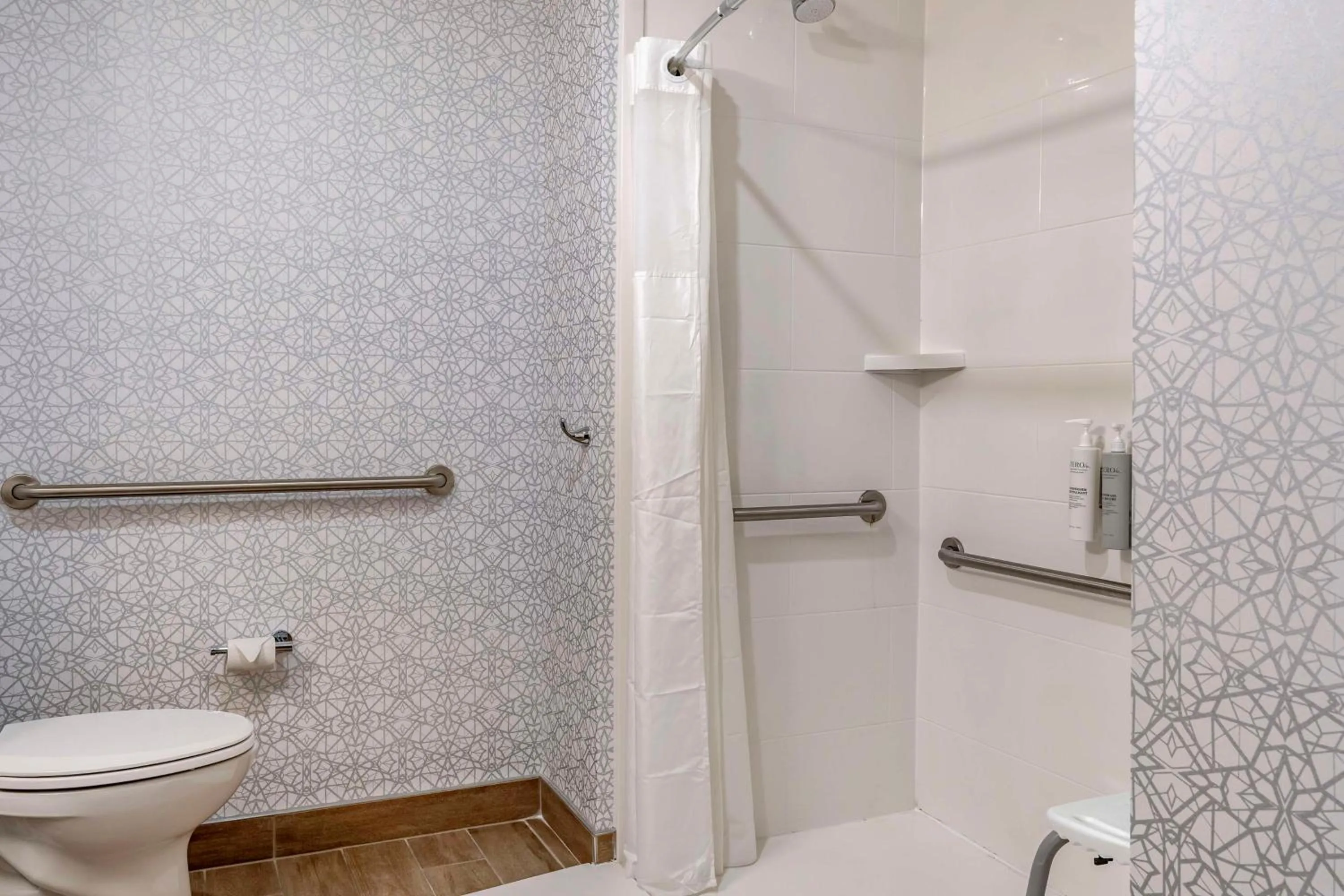 Bathroom in Hampton Inn Nicholasville Brannon Crossing, Ky