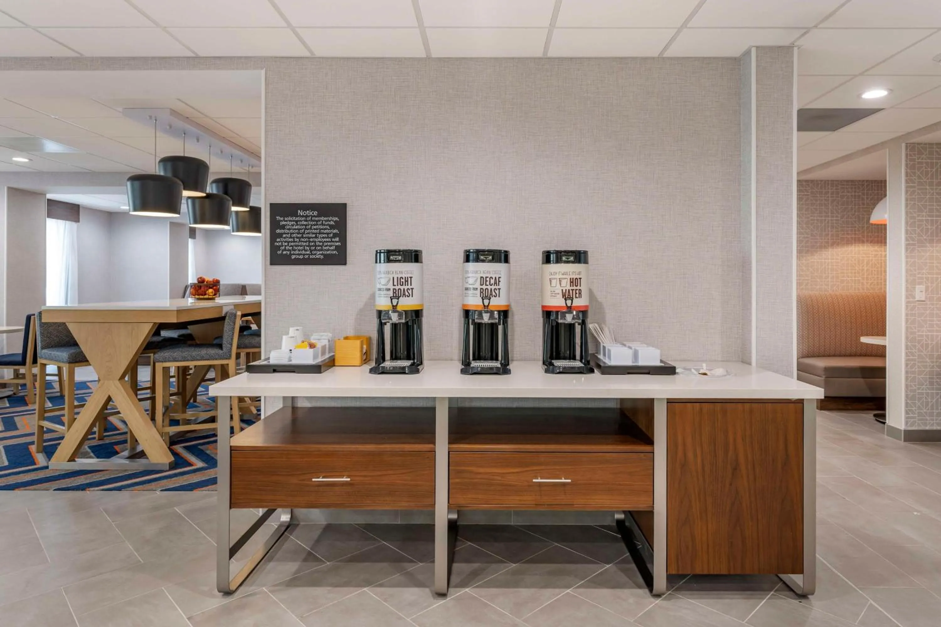 Dining area in Hampton Inn Nicholasville Brannon Crossing, Ky