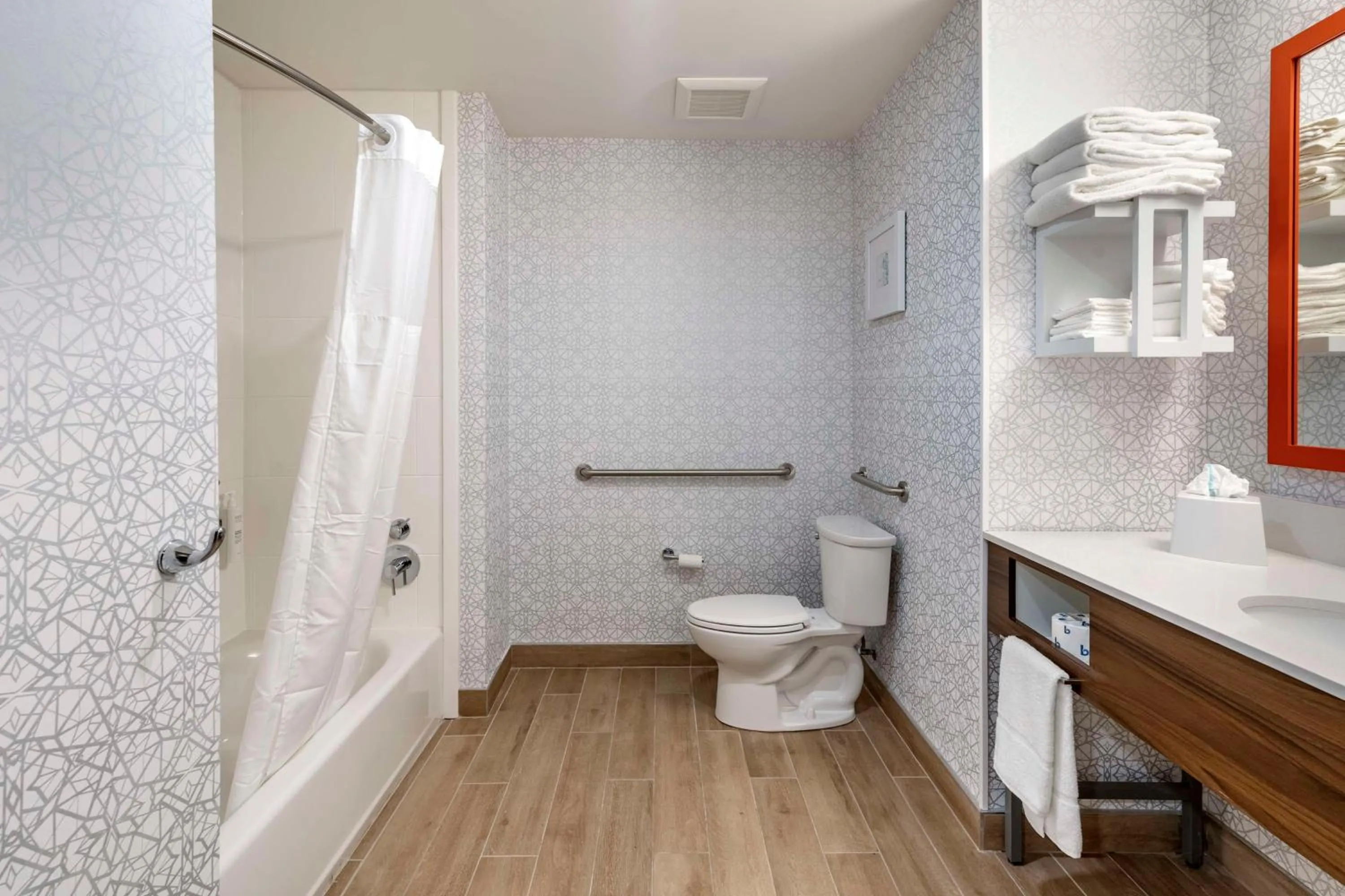 Bathroom in Hampton Inn Nicholasville Brannon Crossing, Ky