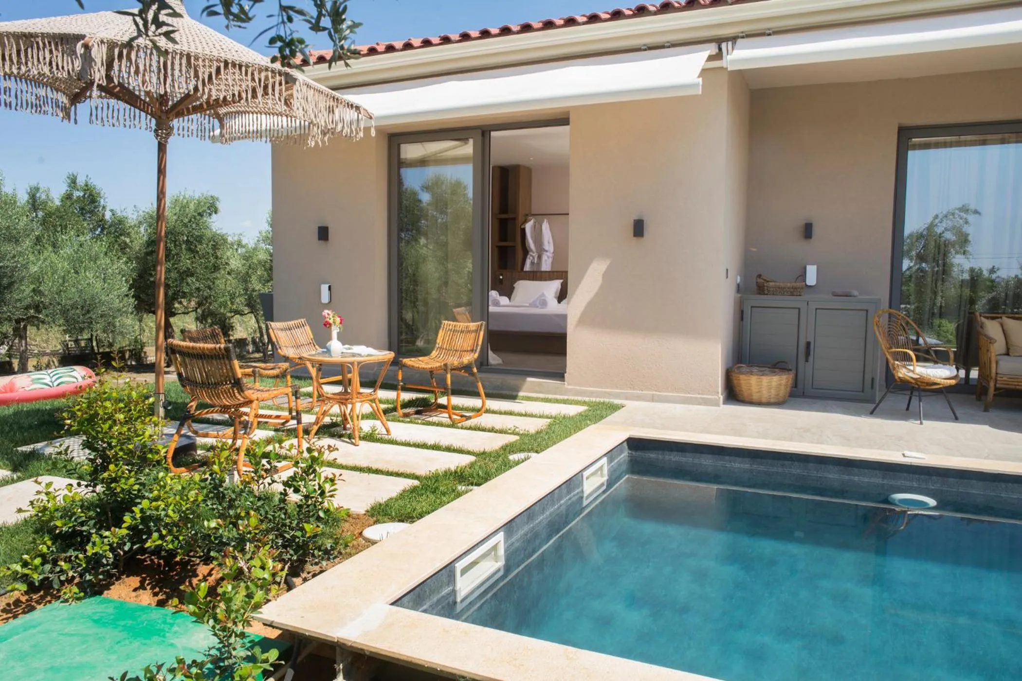 Swimming pool in Elaia Grove