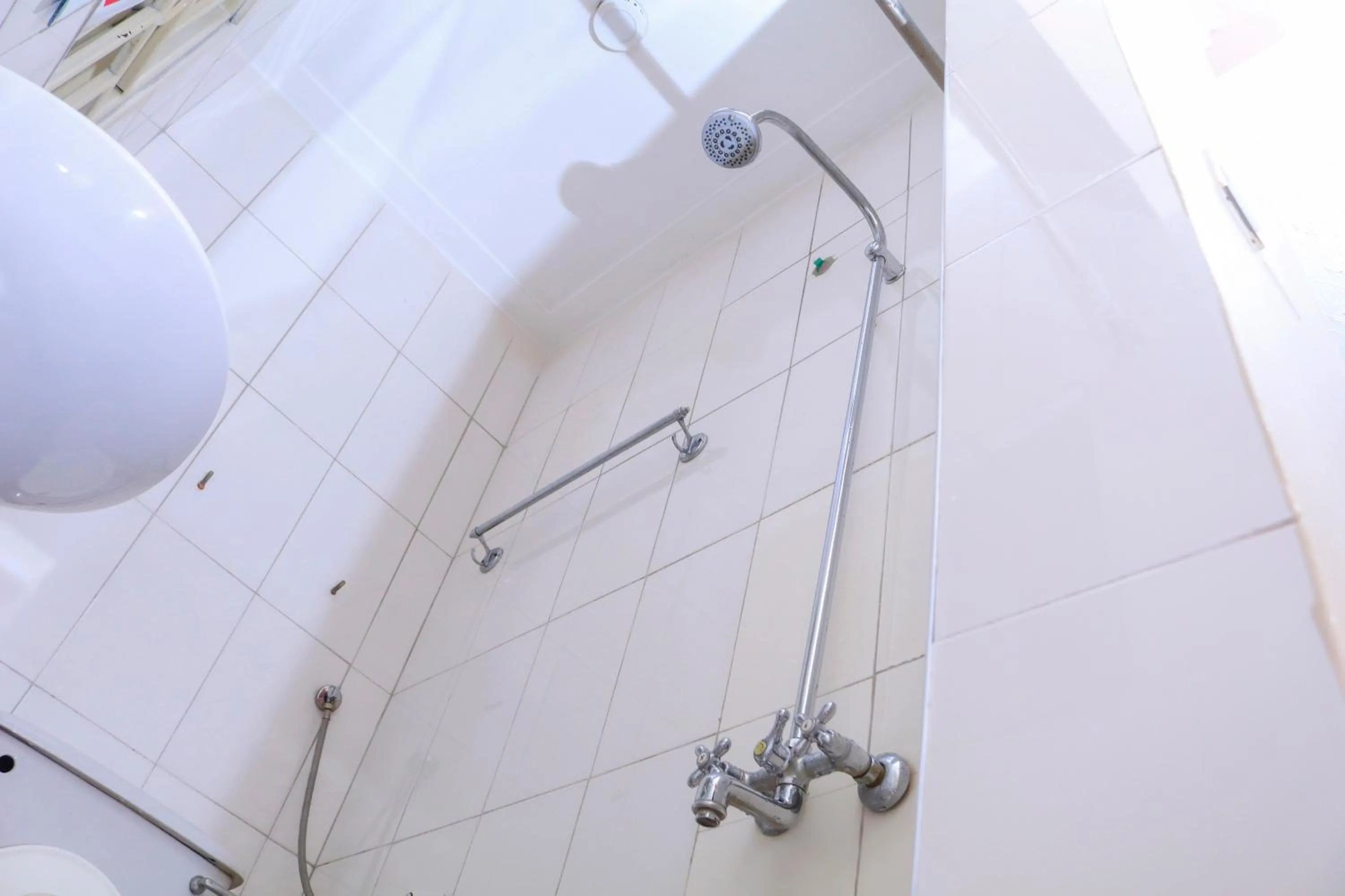Shower in Precise Motel