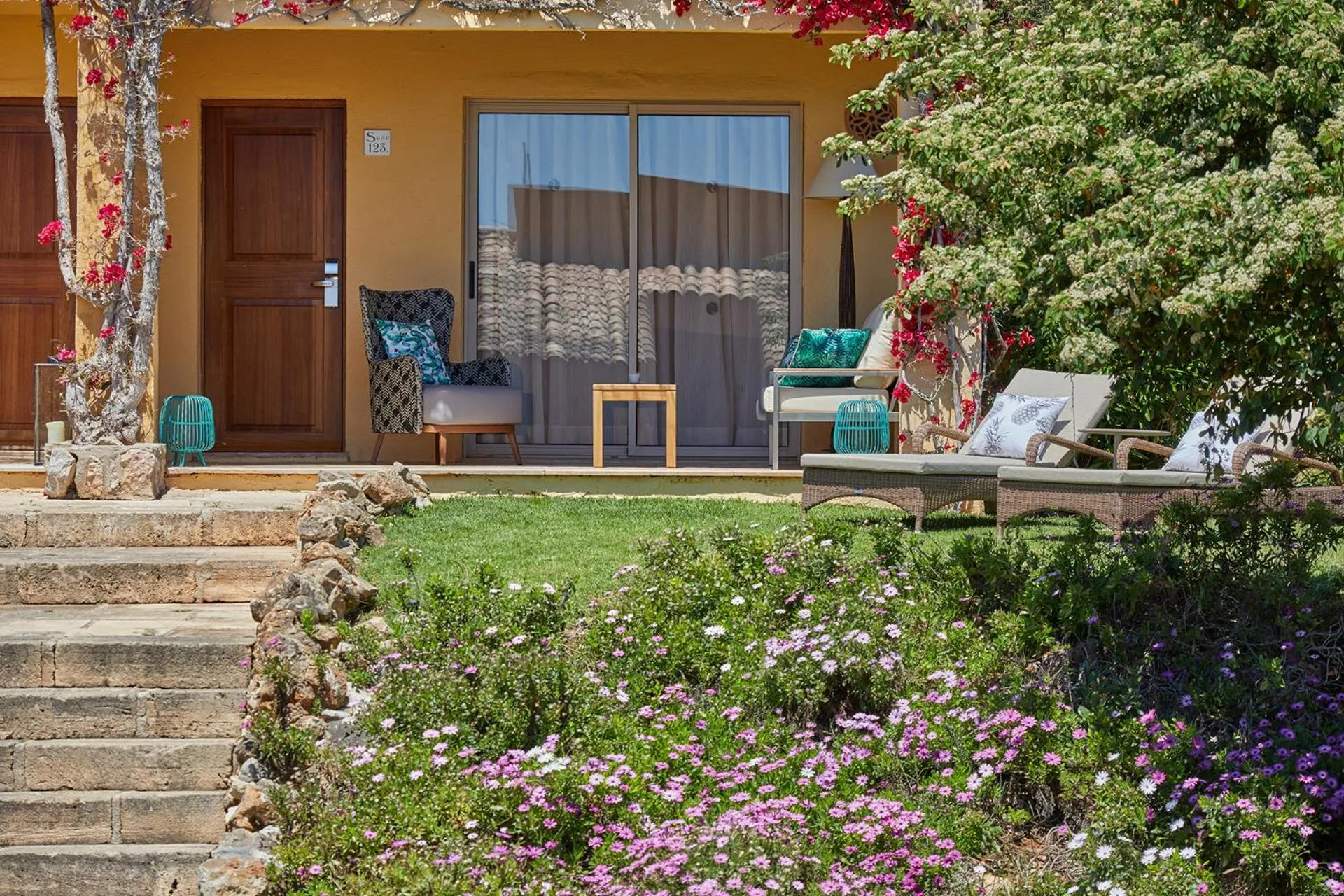 Facade/entrance in Pula Suites Boutique Resort